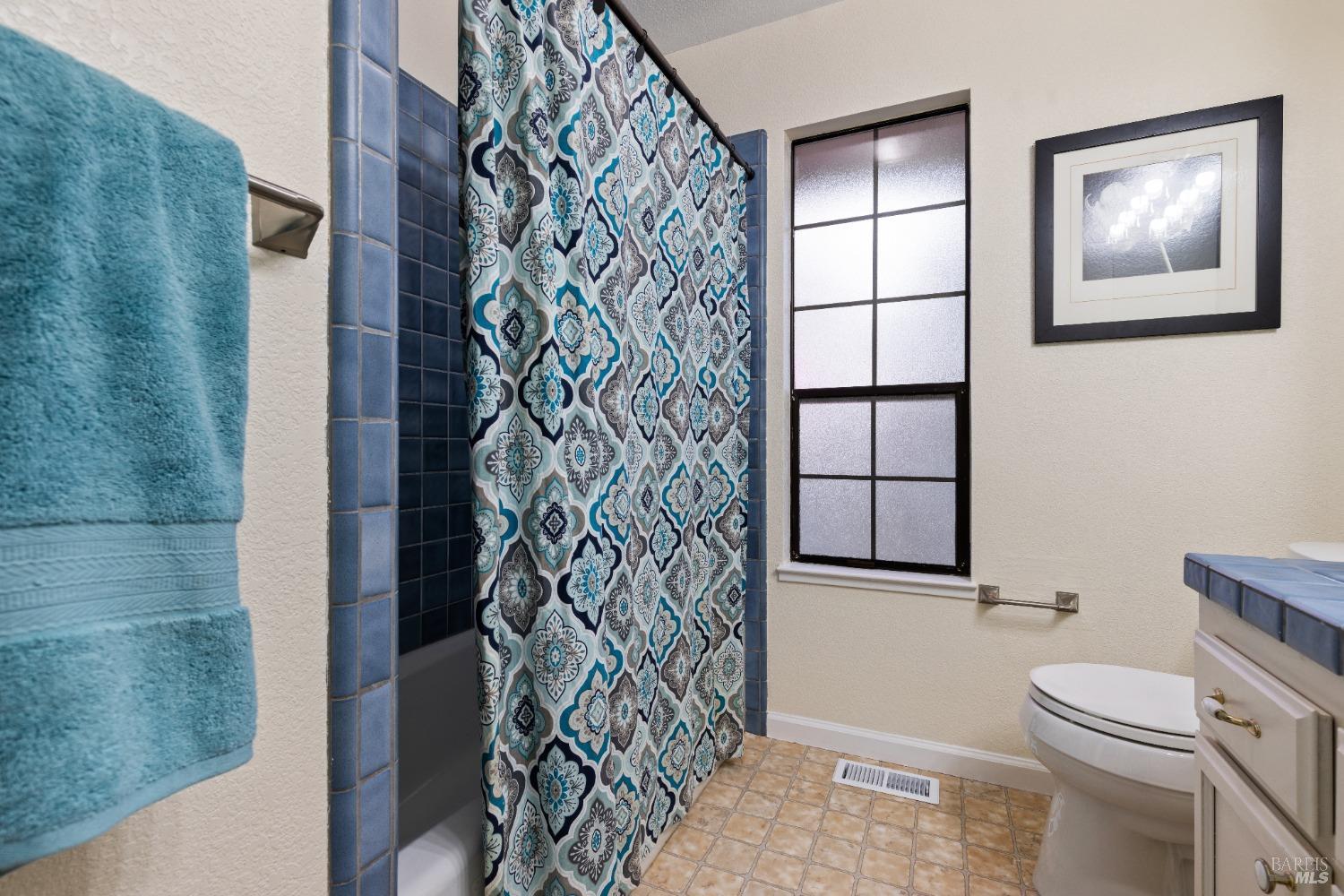 Detail Gallery Image 25 of 42 For 6651 Greenmeadow Ct, Santa Rosa,  CA 95409 - 3 Beds | 2 Baths