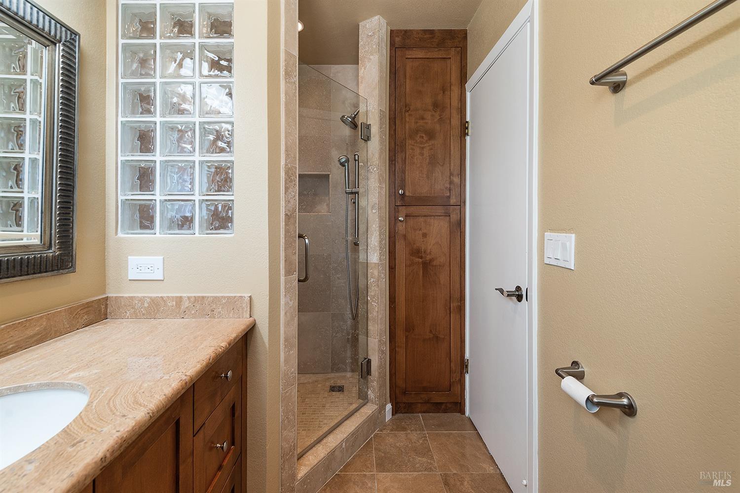 Detail Gallery Image 21 of 28 For 2113 Harris Ct, Santa Rosa,  CA 95401 - 2 Beds | 2 Baths