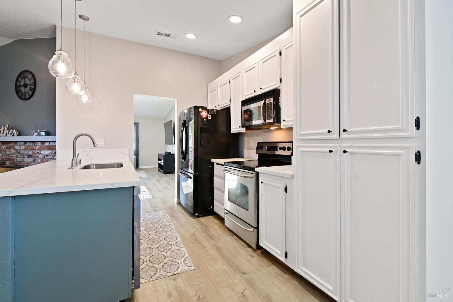 Detail Gallery Image 18 of 45 For 136 Providence Pl, Vacaville,  CA 95687 - 4 Beds | 2 Baths