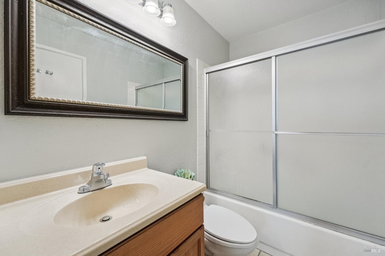 Detail Gallery Image 32 of 44 For 186 Nantucket Ln, Vallejo,  CA 94590 - 2 Beds | 2 Baths