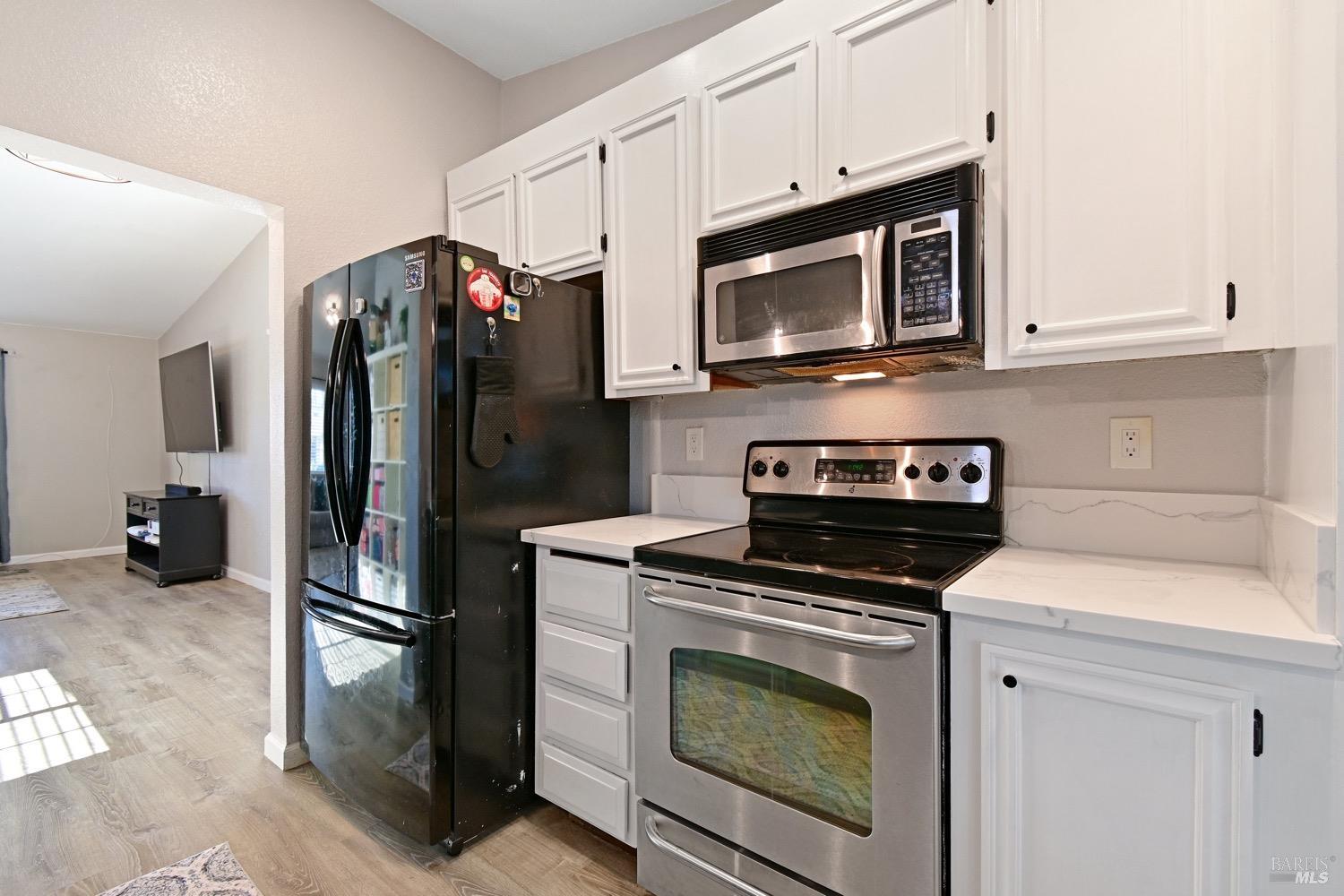 Detail Gallery Image 16 of 45 For 136 Providence Pl, Vacaville,  CA 95687 - 4 Beds | 2 Baths