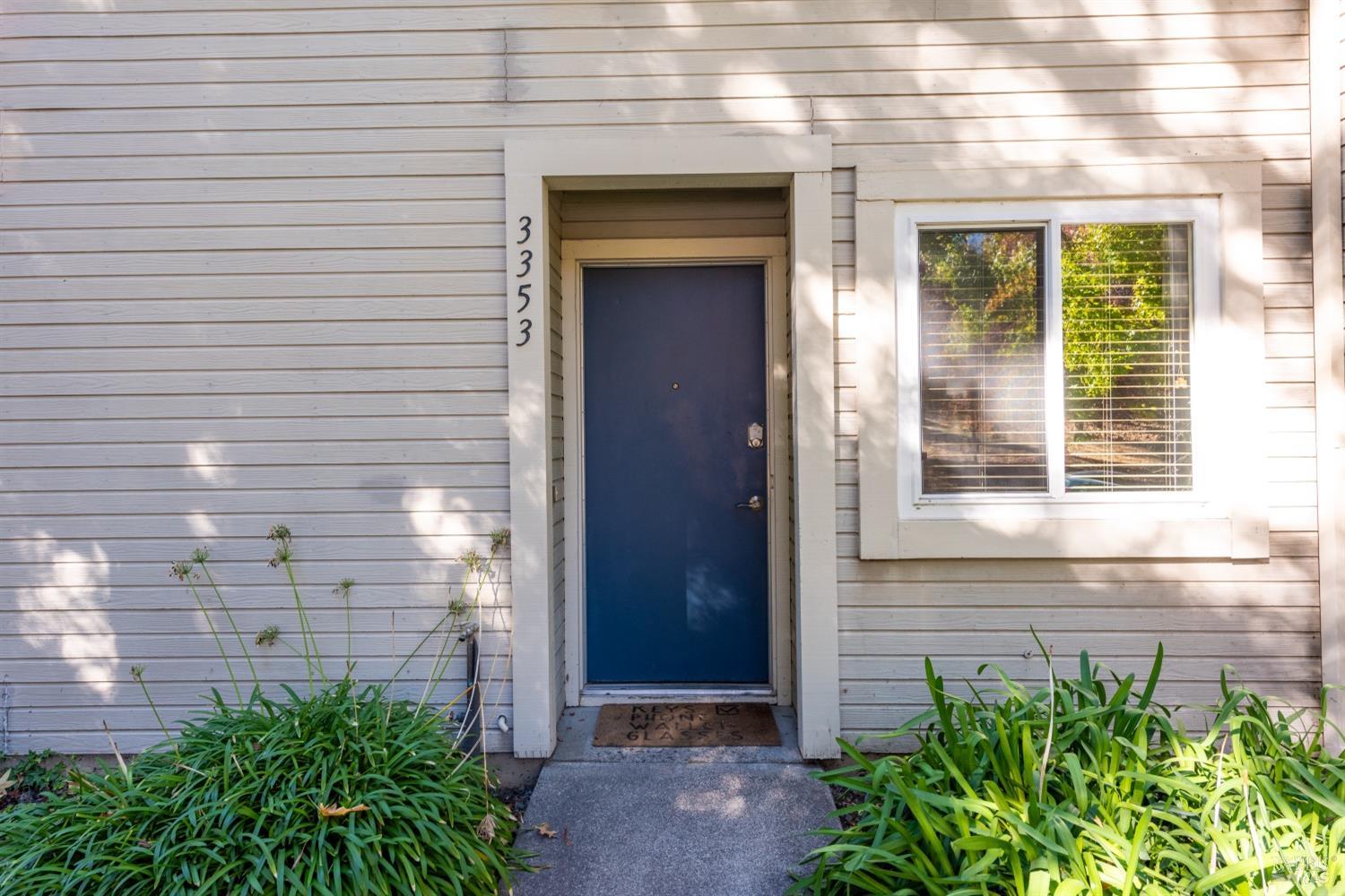 Detail Gallery Image 3 of 38 For 3353 Yulupa Ave, Santa Rosa,  CA 95405 - 3 Beds | 2/1 Baths