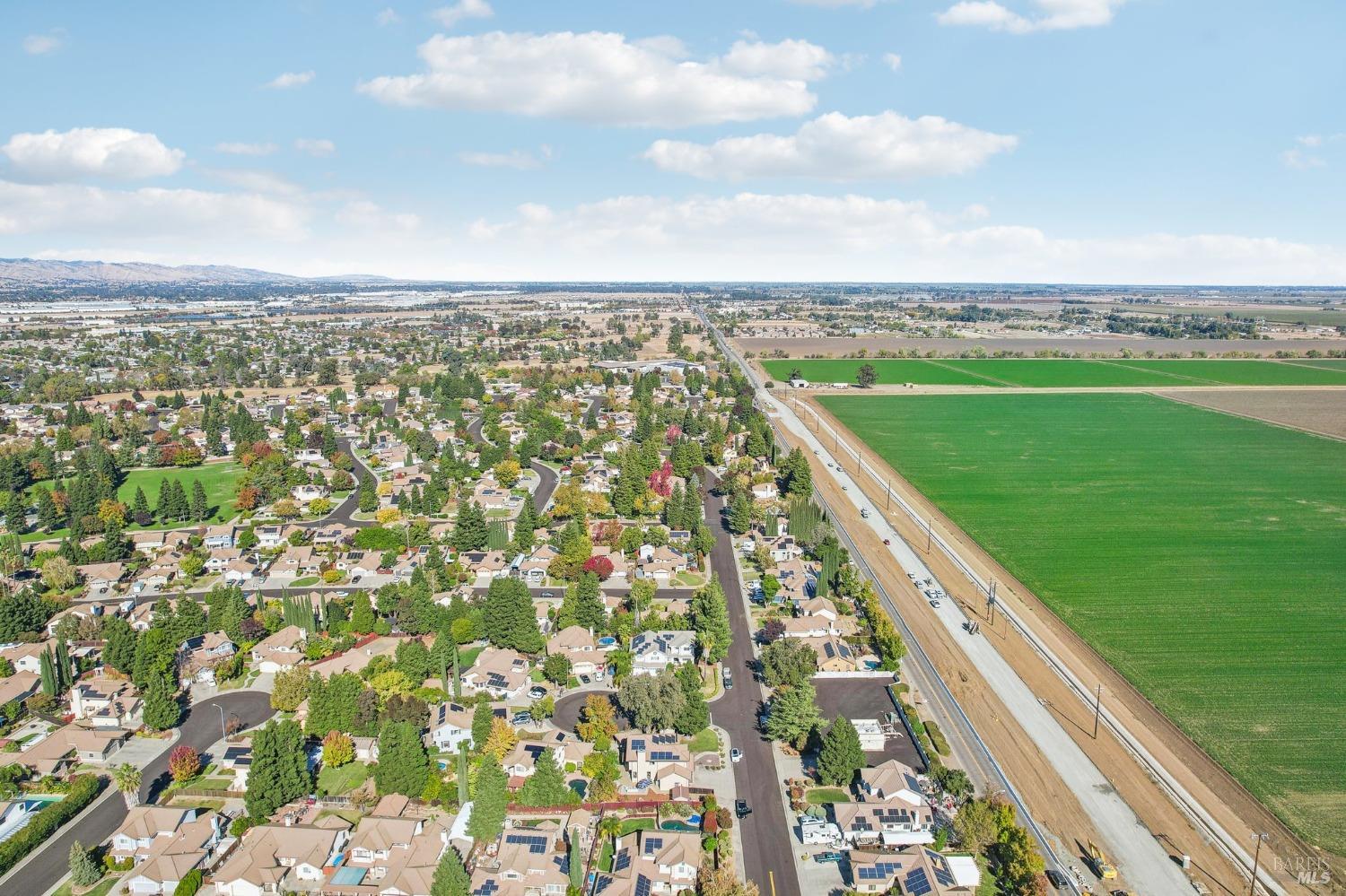 Detail Gallery Image 53 of 60 For 106 Fallen Leaf Dr, Vacaville,  CA 95687 - 4 Beds | 2/1 Baths