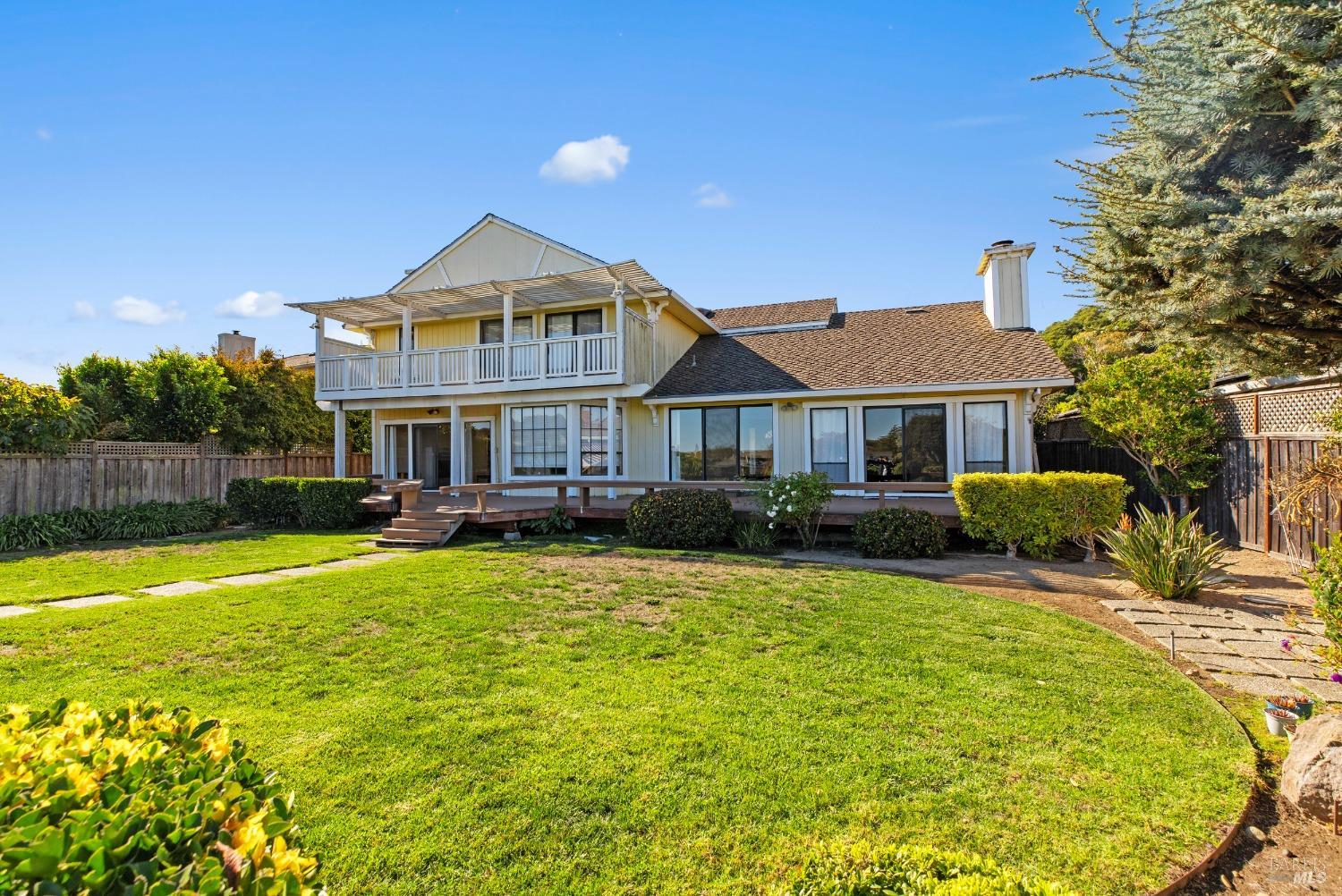 Detail Gallery Image 17 of 39 For 60 Peacock Dr, San Rafael,  CA 94901 - 5 Beds | 4/1 Baths