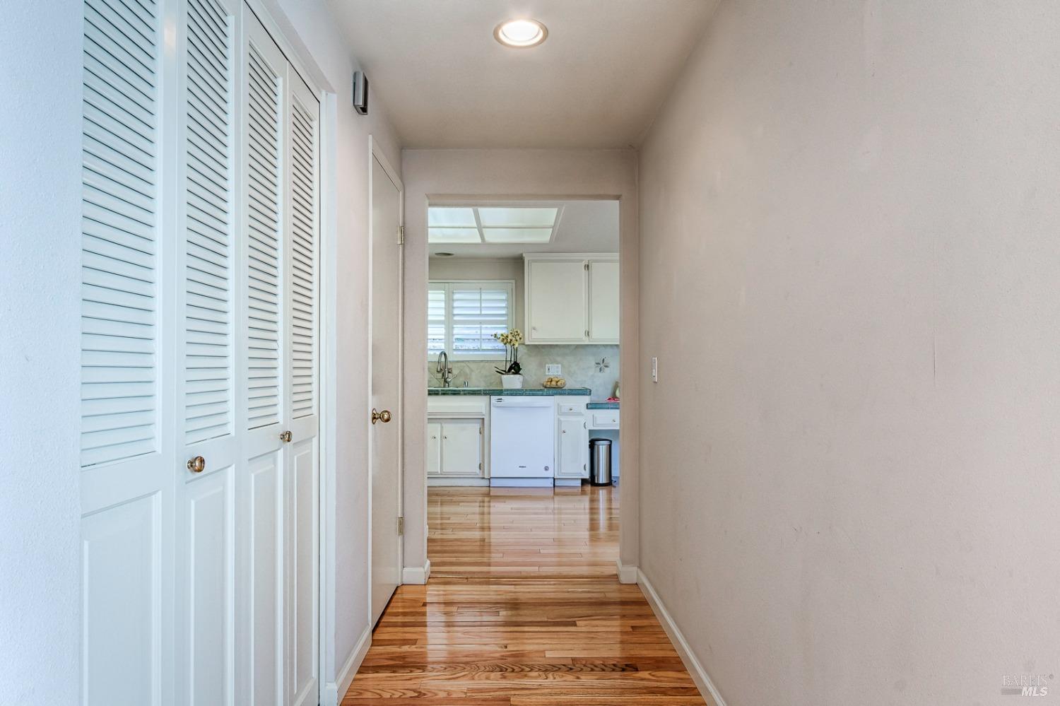 Detail Gallery Image 16 of 45 For 223 Belhaven Ct, Santa Rosa,  CA 95409 - 3 Beds | 2 Baths