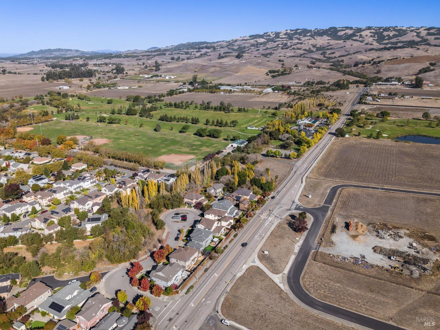 Detail Gallery Image 45 of 52 For 1926 Catenacci Ct, Petaluma,  CA 94954 - 5 Beds | 4/1 Baths