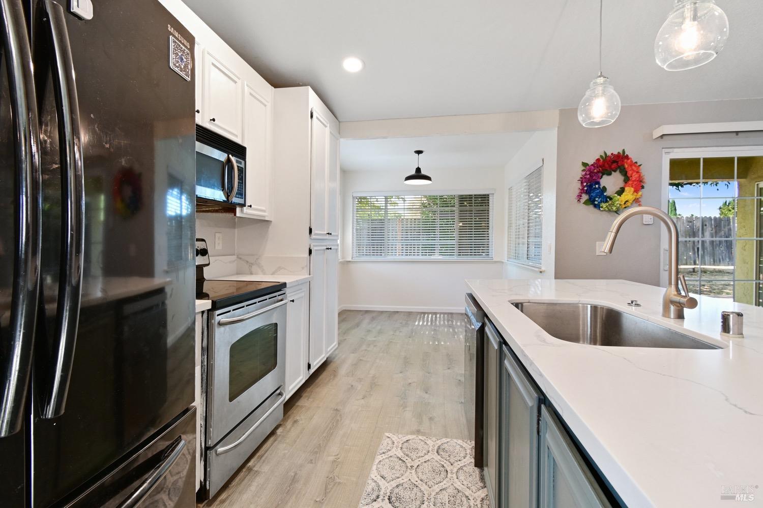 Detail Gallery Image 15 of 45 For 136 Providence Pl, Vacaville,  CA 95687 - 4 Beds | 2 Baths