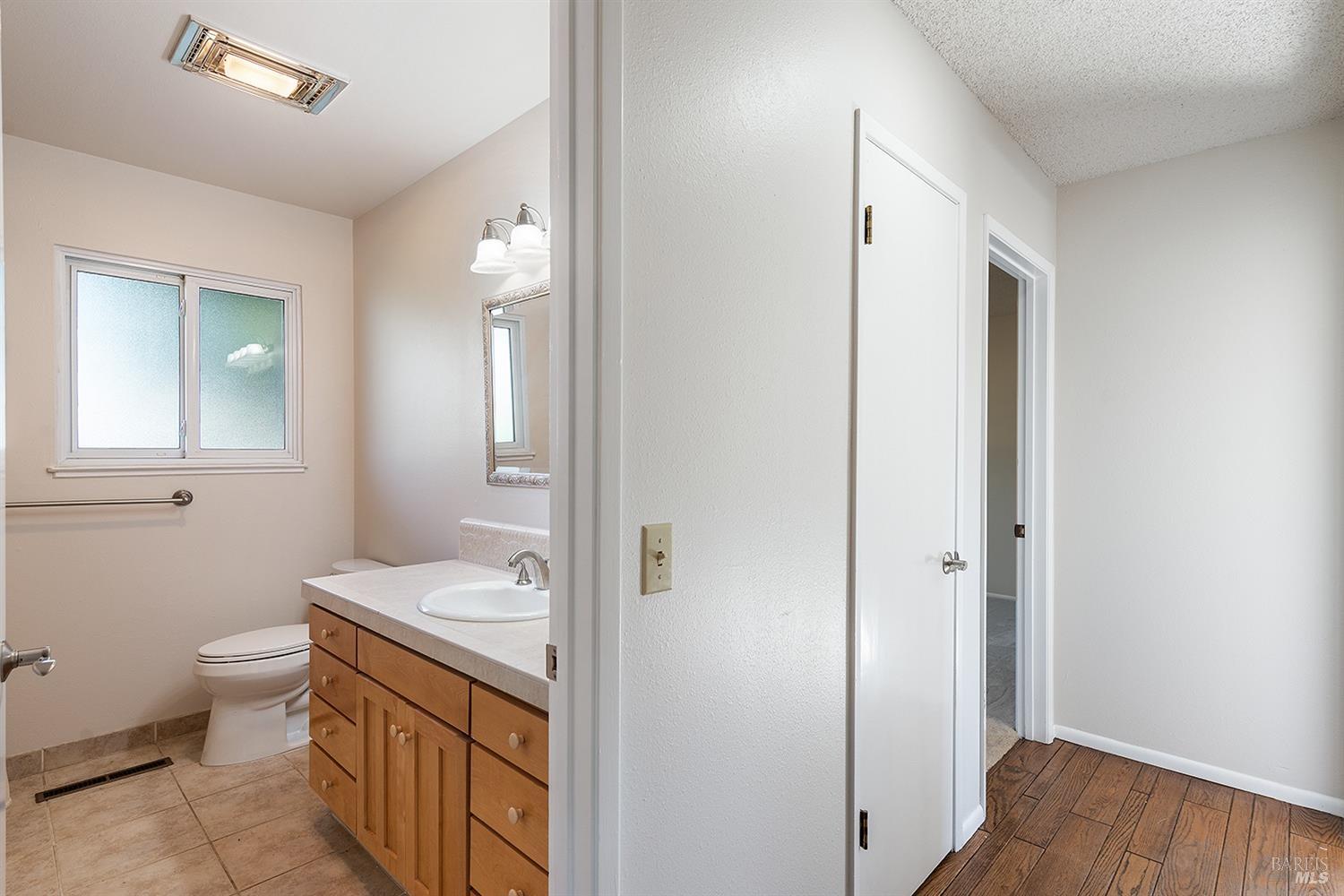 Detail Gallery Image 15 of 28 For 2113 Harris Ct, Santa Rosa,  CA 95401 - 2 Beds | 2 Baths