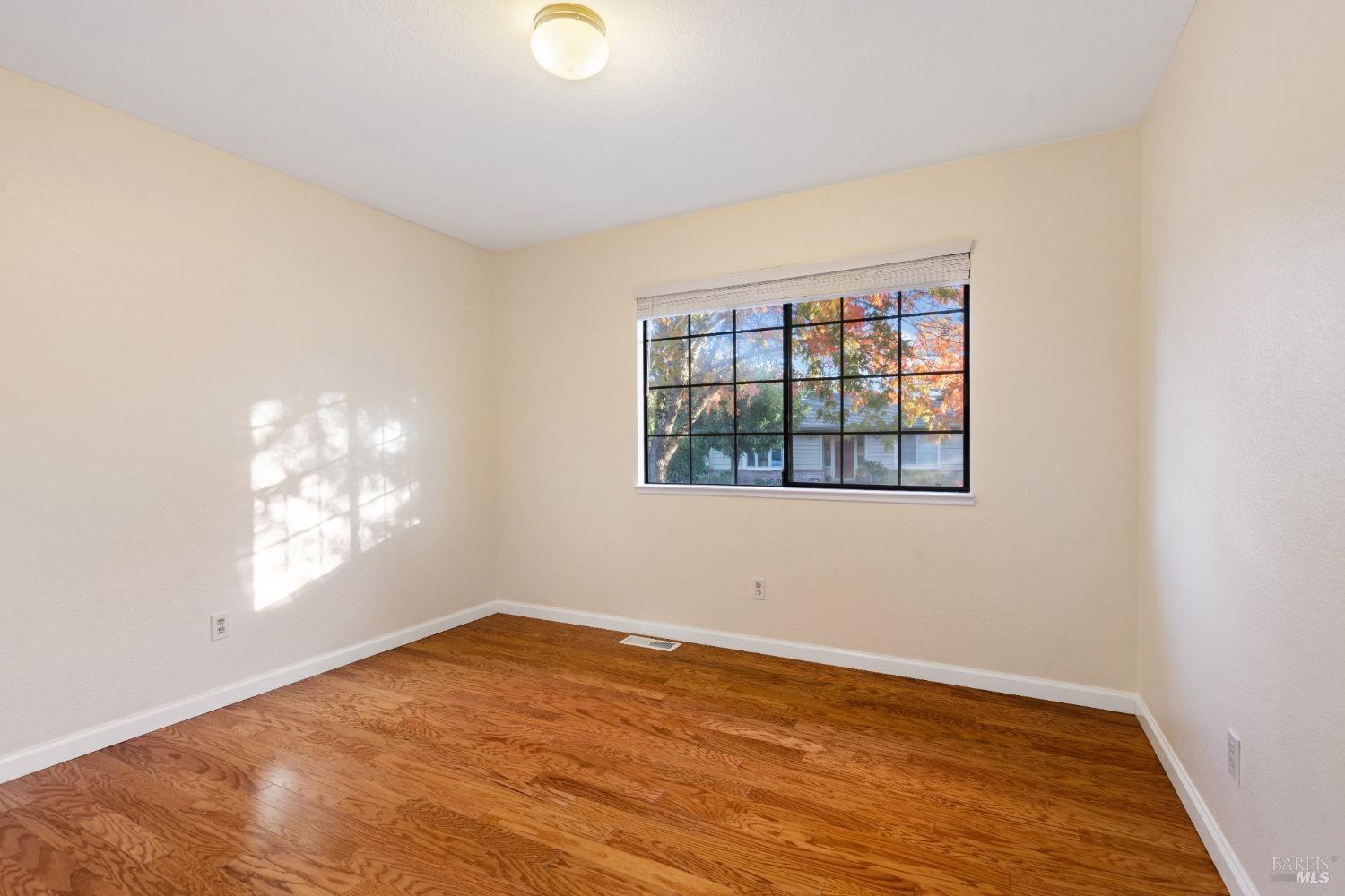 Detail Gallery Image 12 of 42 For 6651 Greenmeadow Ct, Santa Rosa,  CA 95409 - 3 Beds | 2 Baths