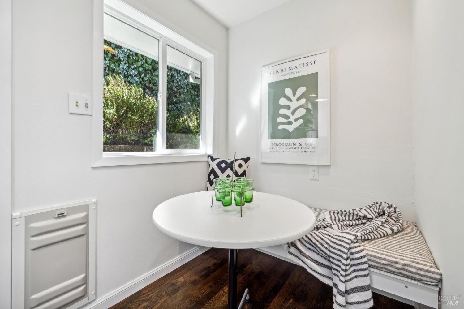 Detail Gallery Image 22 of 46 For 83 Chula Vista Dr, San Rafael,  CA 94901 - 3 Beds | 1 Baths