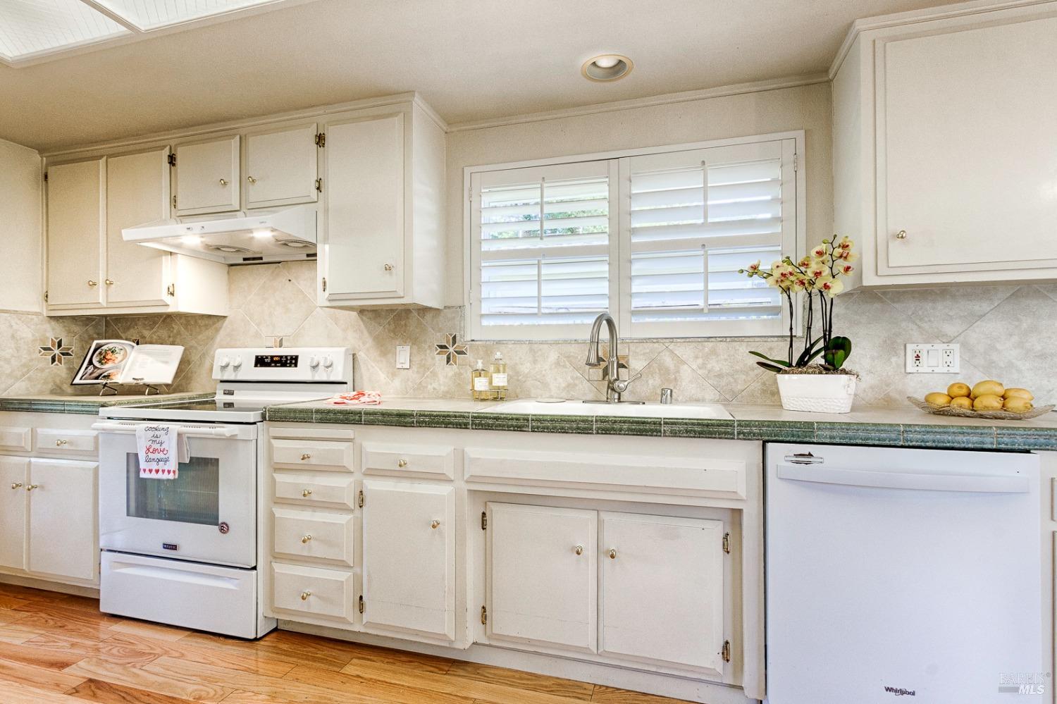 Detail Gallery Image 9 of 45 For 223 Belhaven Ct, Santa Rosa,  CA 95409 - 3 Beds | 2 Baths