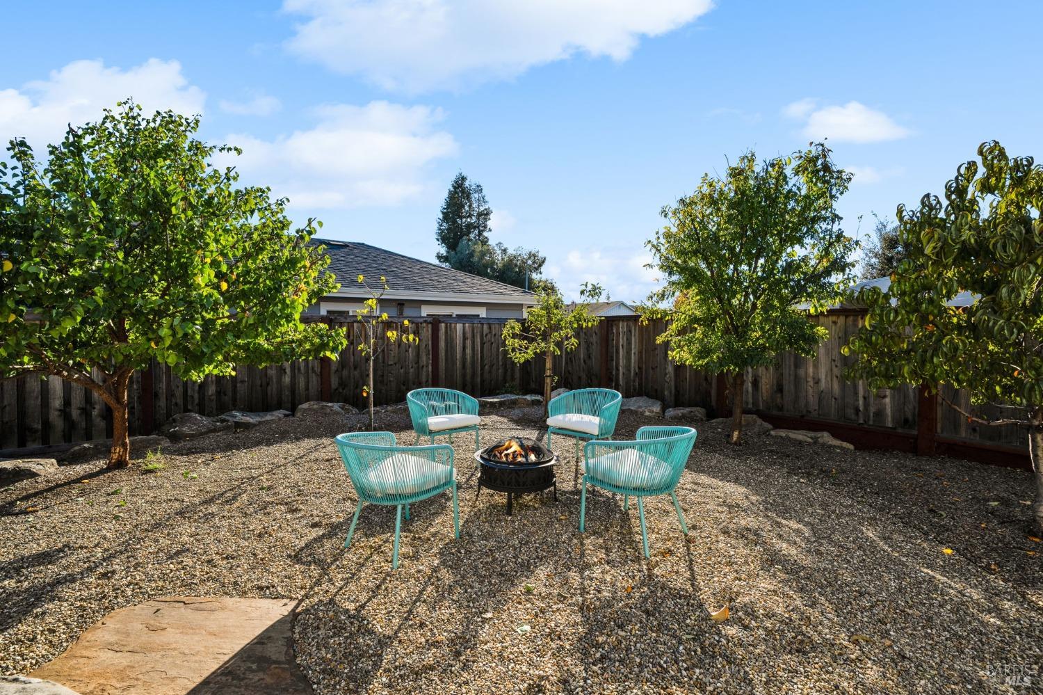 Detail Gallery Image 21 of 30 For 3405 Coffey Ln, Santa Rosa,  CA 95403 - 2 Beds | 2 Baths