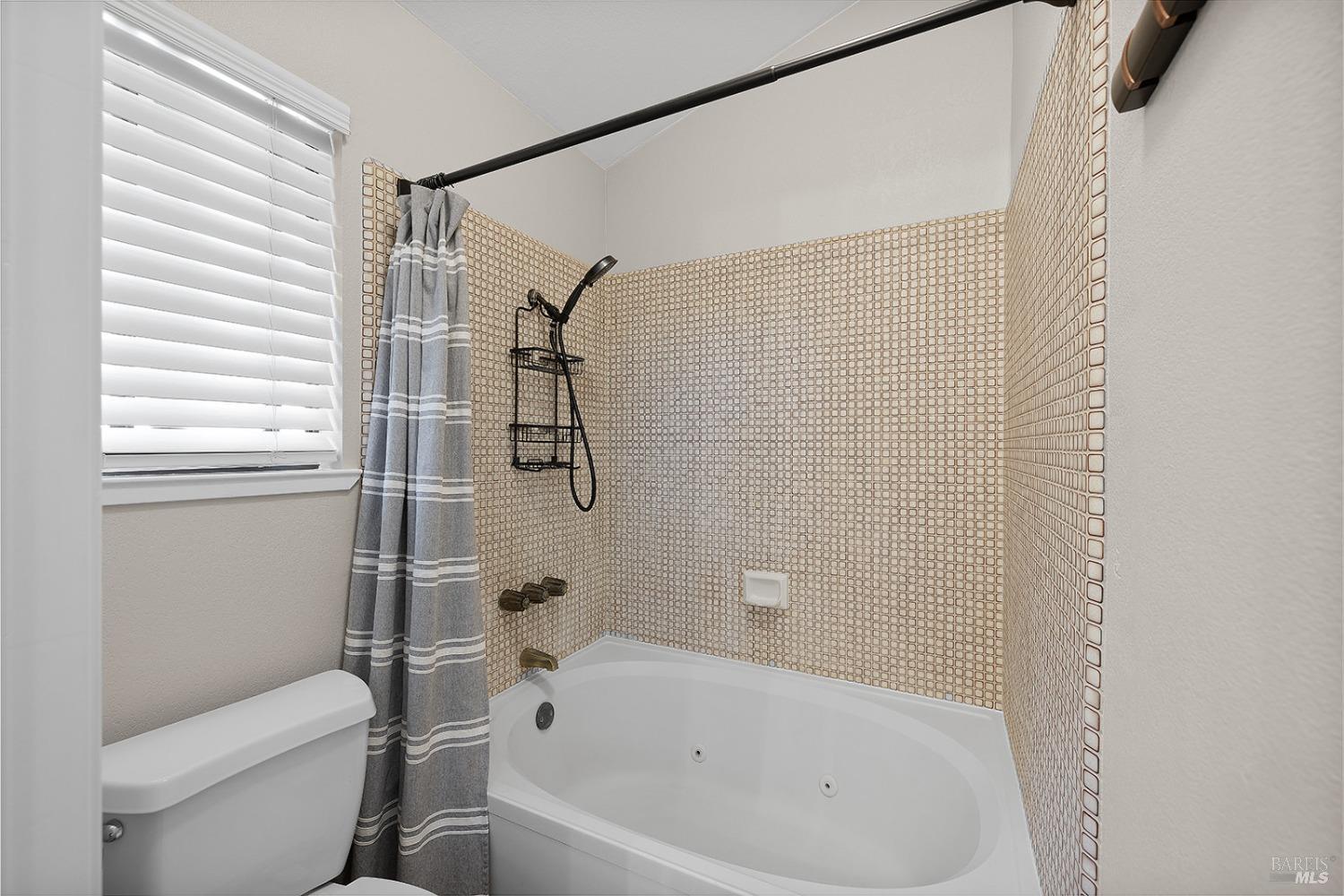 Detail Gallery Image 41 of 73 For 388 Circulo Real Unkn, Santa Rosa,  CA 95403 - 4 Beds | 2/1 Baths