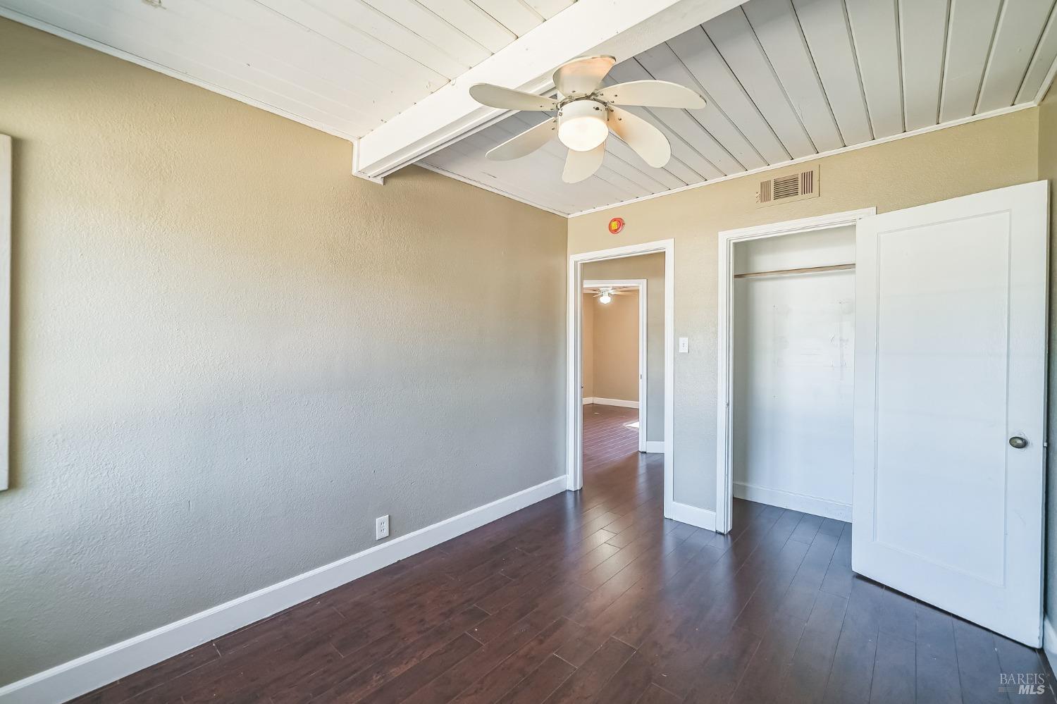 Detail Gallery Image 4 of 31 For 325 Bell Ave, Fairfield,  CA 94533 - 3 Beds | 1 Baths