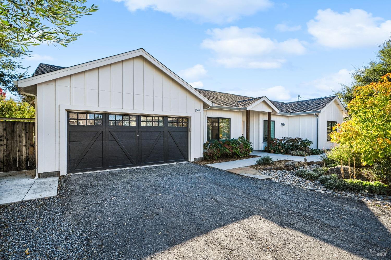 Detail Gallery Image 2 of 30 For 3405 Coffey Ln, Santa Rosa,  CA 95403 - 2 Beds | 2 Baths