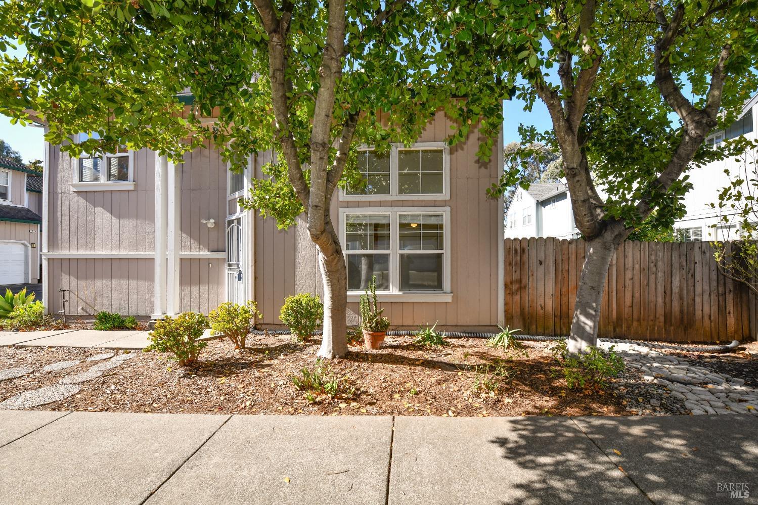 Detail Gallery Image 39 of 39 For 1547 Pinebrook Pl, Santa Rosa,  CA 95403 - 2 Beds | 1/1 Baths