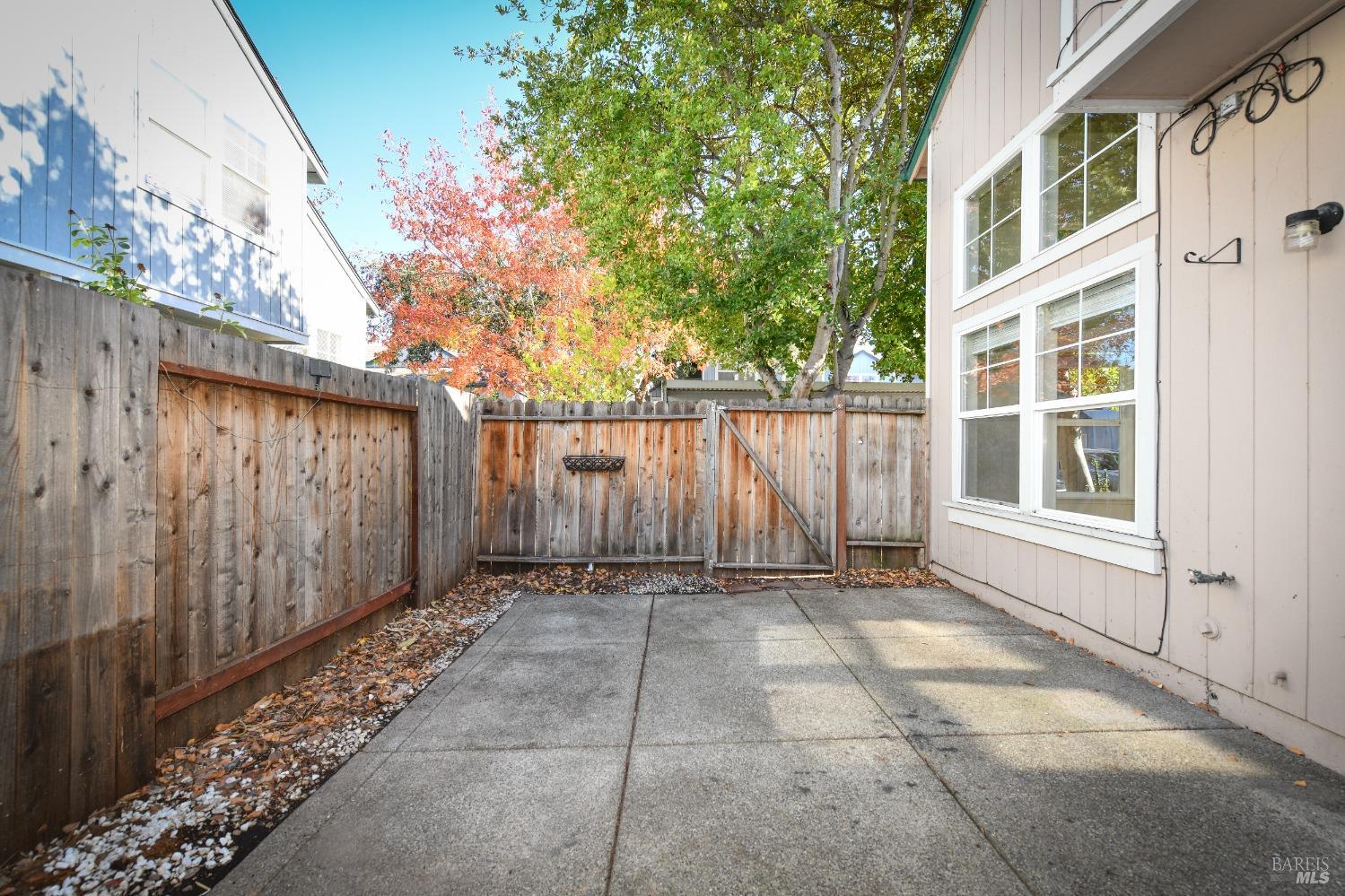 Detail Gallery Image 33 of 39 For 1547 Pinebrook Pl, Santa Rosa,  CA 95403 - 2 Beds | 1/1 Baths