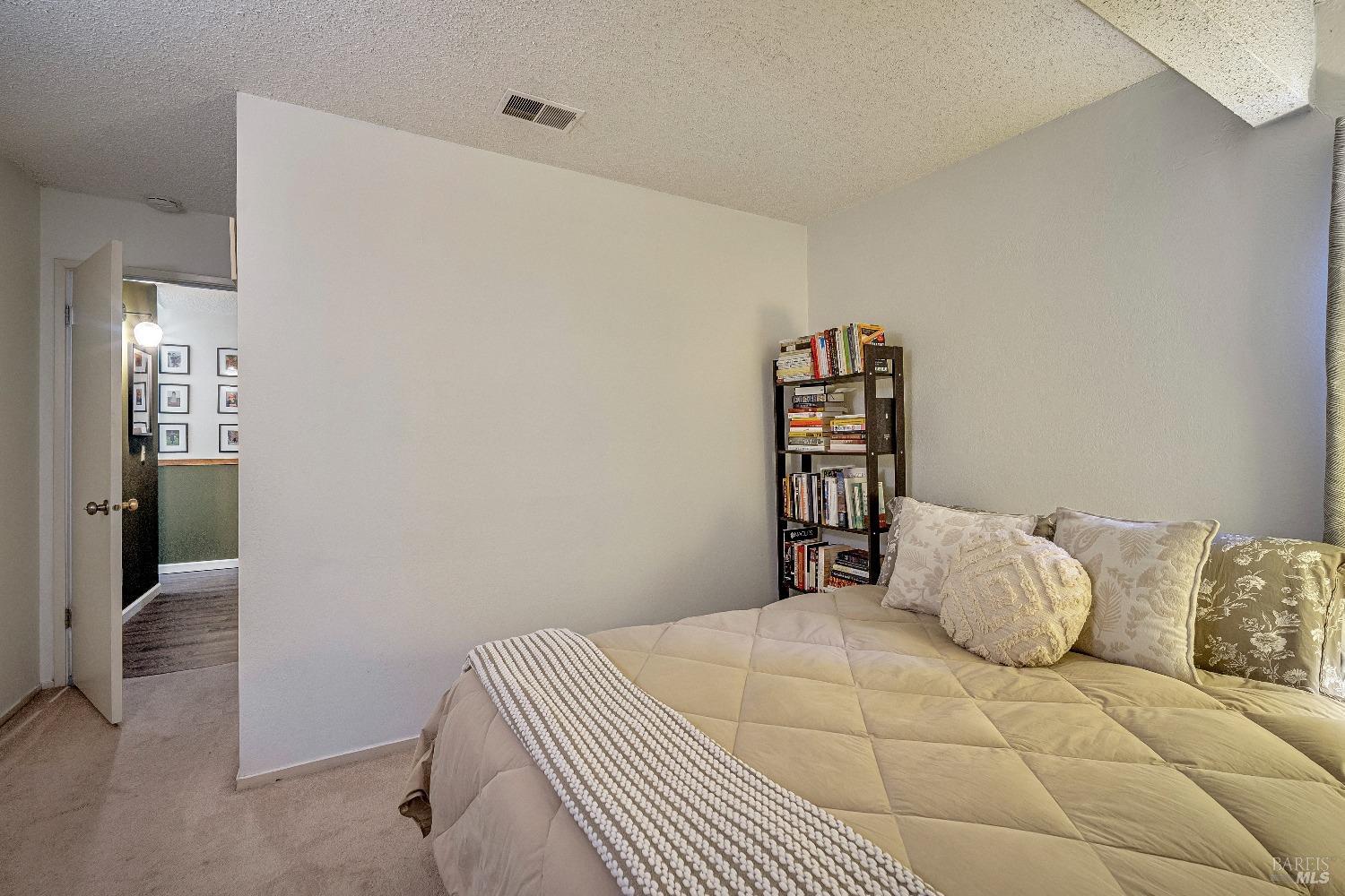 Detail Gallery Image 22 of 35 For 1004 Ruth Pl, Santa Rosa,  CA 95401 - 3 Beds | 2 Baths