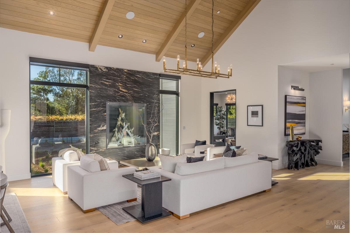 Detail Gallery Image 9 of 53 For 601 Napa Rd, Sonoma,  CA 95476 - 5 Beds | 6/2 Baths