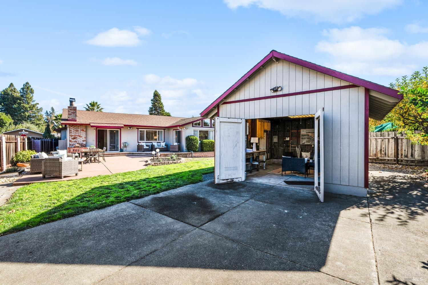 Detail Gallery Image 49 of 52 For 3201 Linda Vista Ave, Napa,  CA 94558 - 3 Beds | 2 Baths