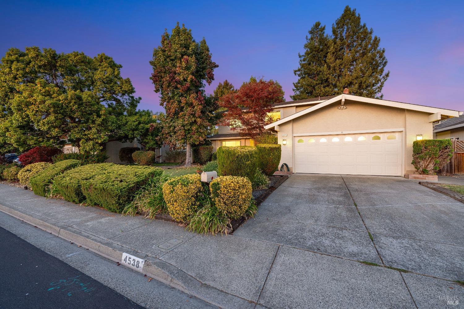 Detail Gallery Image 3 of 48 For 4538 Flores Ave, Rohnert Park,  CA 94928 - 4 Beds | 2/1 Baths