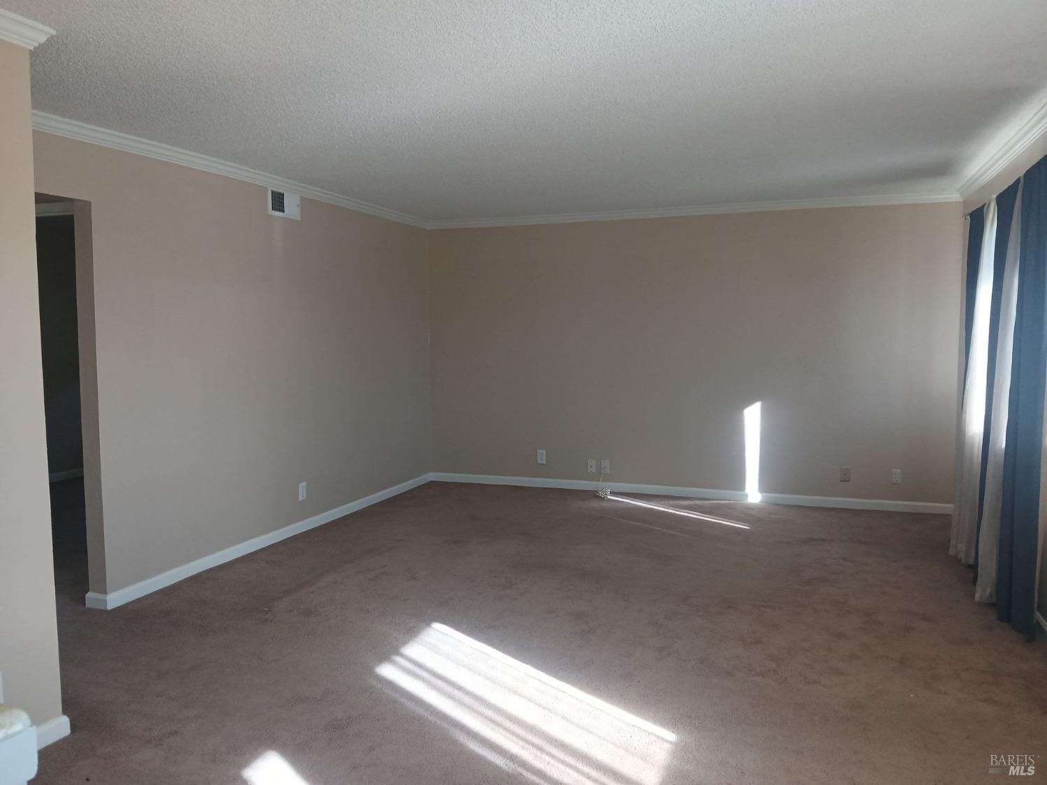 Detail Gallery Image 2 of 11 For 1990 Peabody Rd #1,  Vacaville,  CA 95687 - 2 Beds | 1 Baths