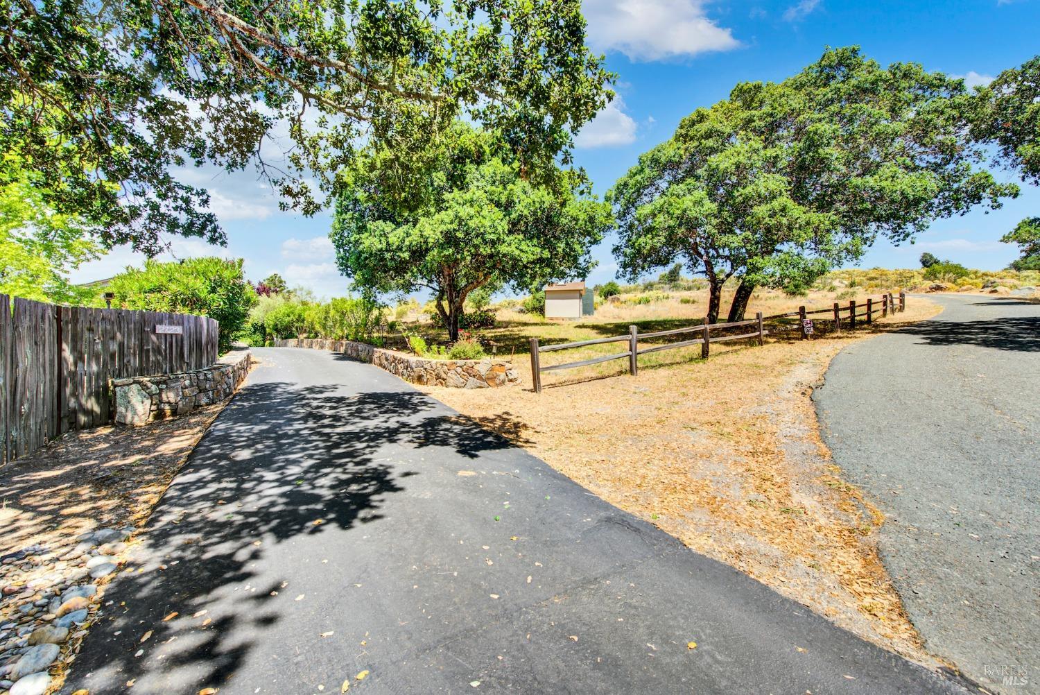 Detail Gallery Image 14 of 73 For 2723 Monticello Rd, Napa,  CA 94558 - 3 Beds | 2/1 Baths