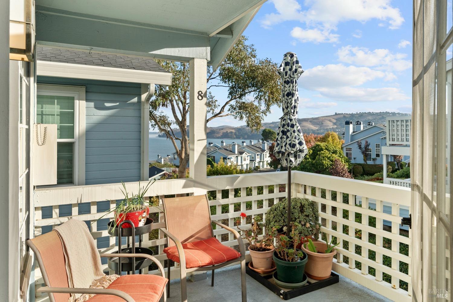 Detail Gallery Image 1 of 23 For 411 Stinson St #8,  Vallejo,  CA 94591 - 2 Beds | 1 Baths