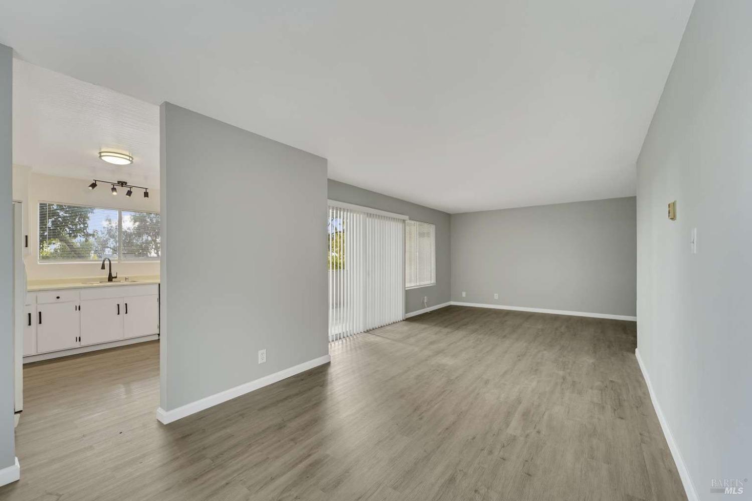 Detail Gallery Image 11 of 18 For 355 Parkview Ter #1,  Vallejo,  CA 94589 - 2 Beds | 1 Baths