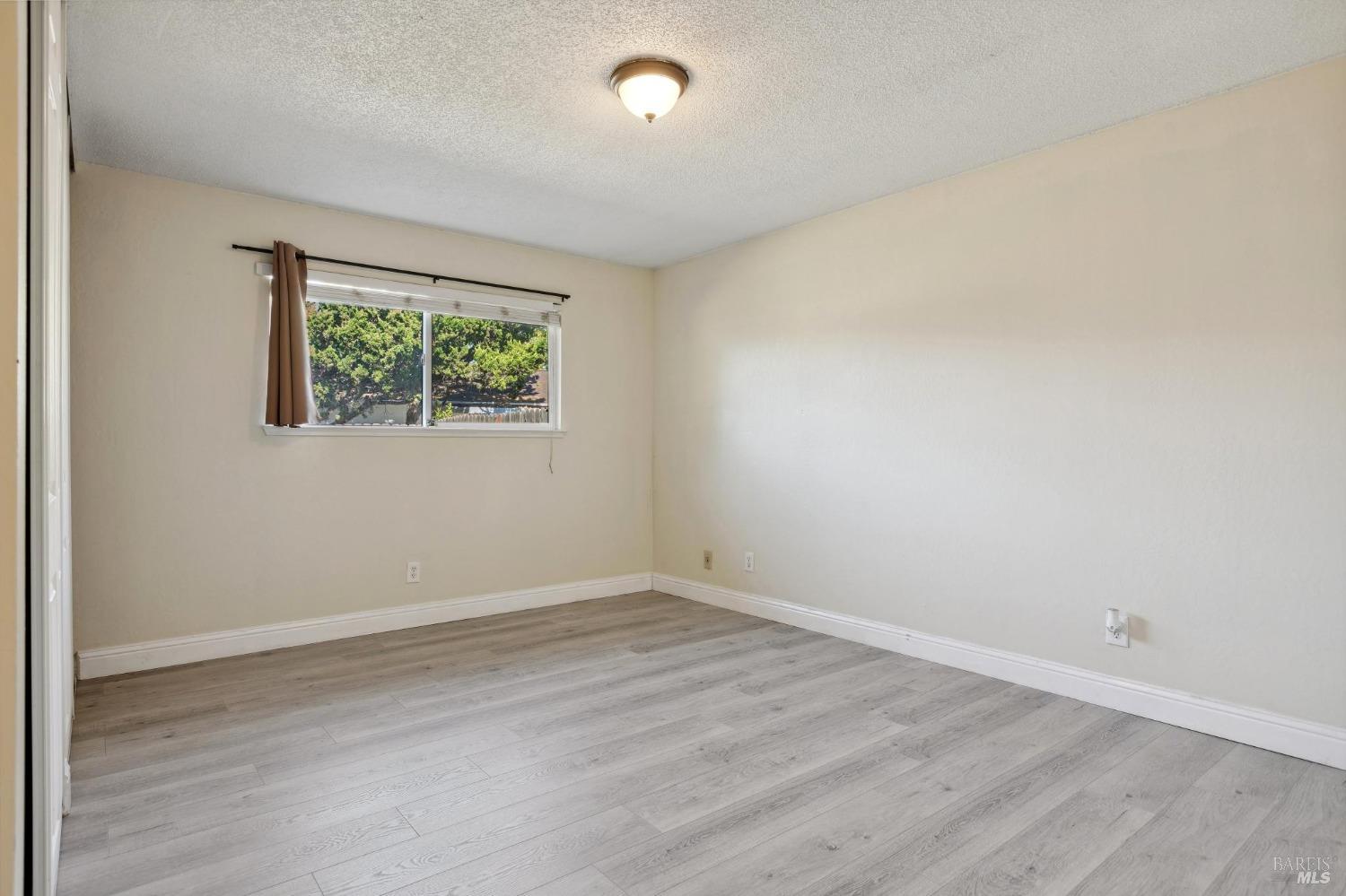 Detail Gallery Image 15 of 25 For 228 Long St, Suisun City,  CA 94585 - 3 Beds | 2 Baths