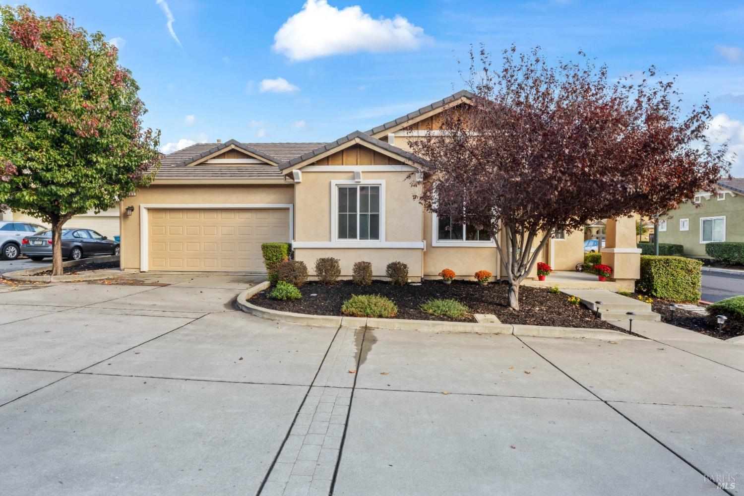 Detail Gallery Image 1 of 36 For 681 Del Mar Cir, Vacaville,  CA 95688 - 3 Beds | 2 Baths