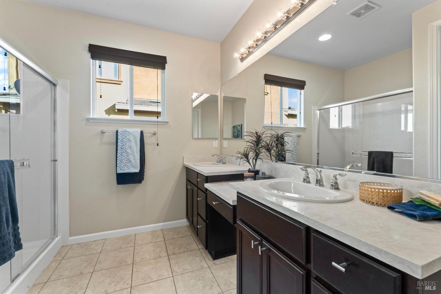 Detail Gallery Image 21 of 36 For 681 Del Mar Cir, Vacaville,  CA 95688 - 3 Beds | 2 Baths