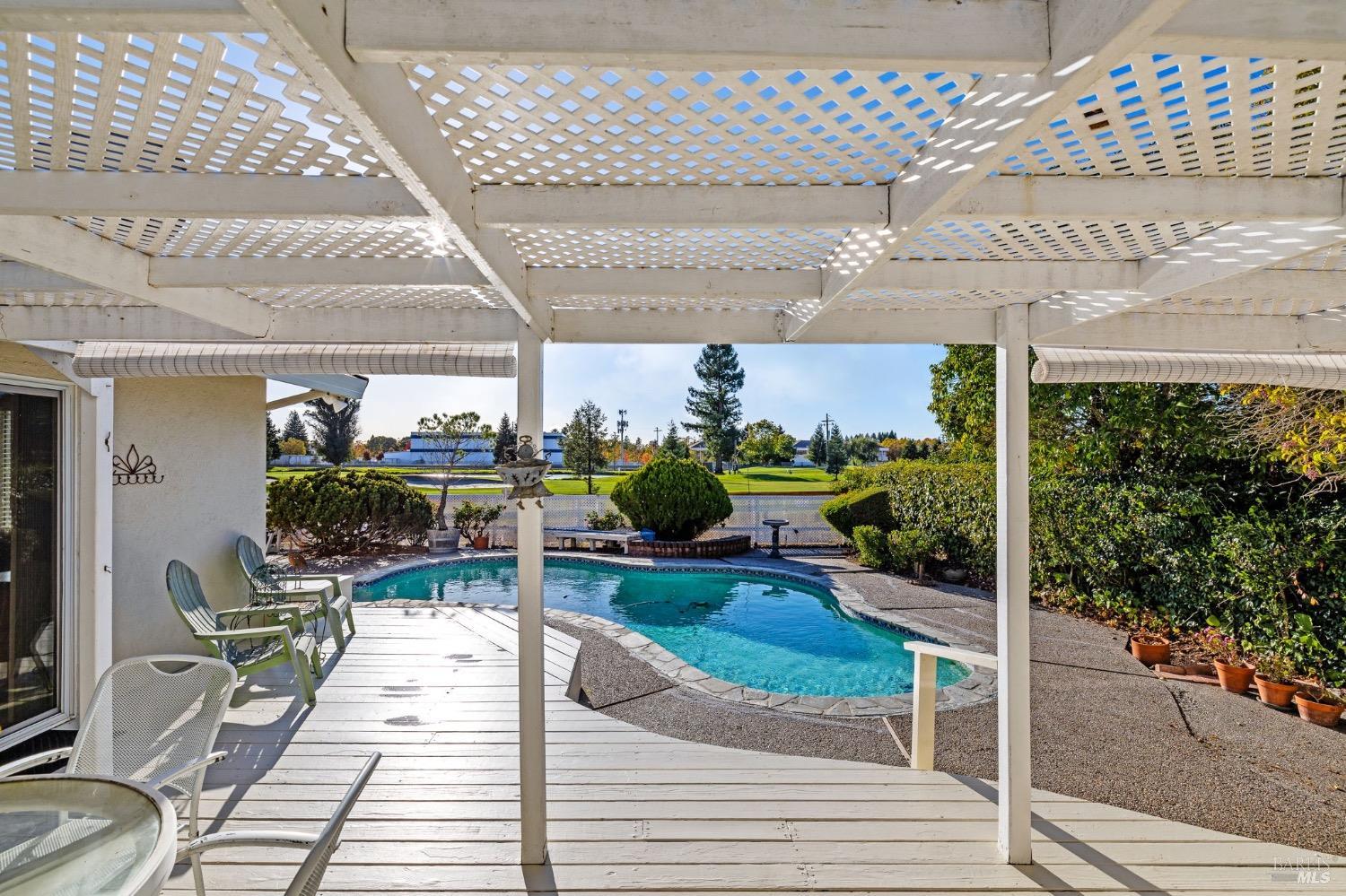 Detail Gallery Image 23 of 34 For 6061 Dolores Dr, Rohnert Park,  CA 94928 - 3 Beds | 2/1 Baths