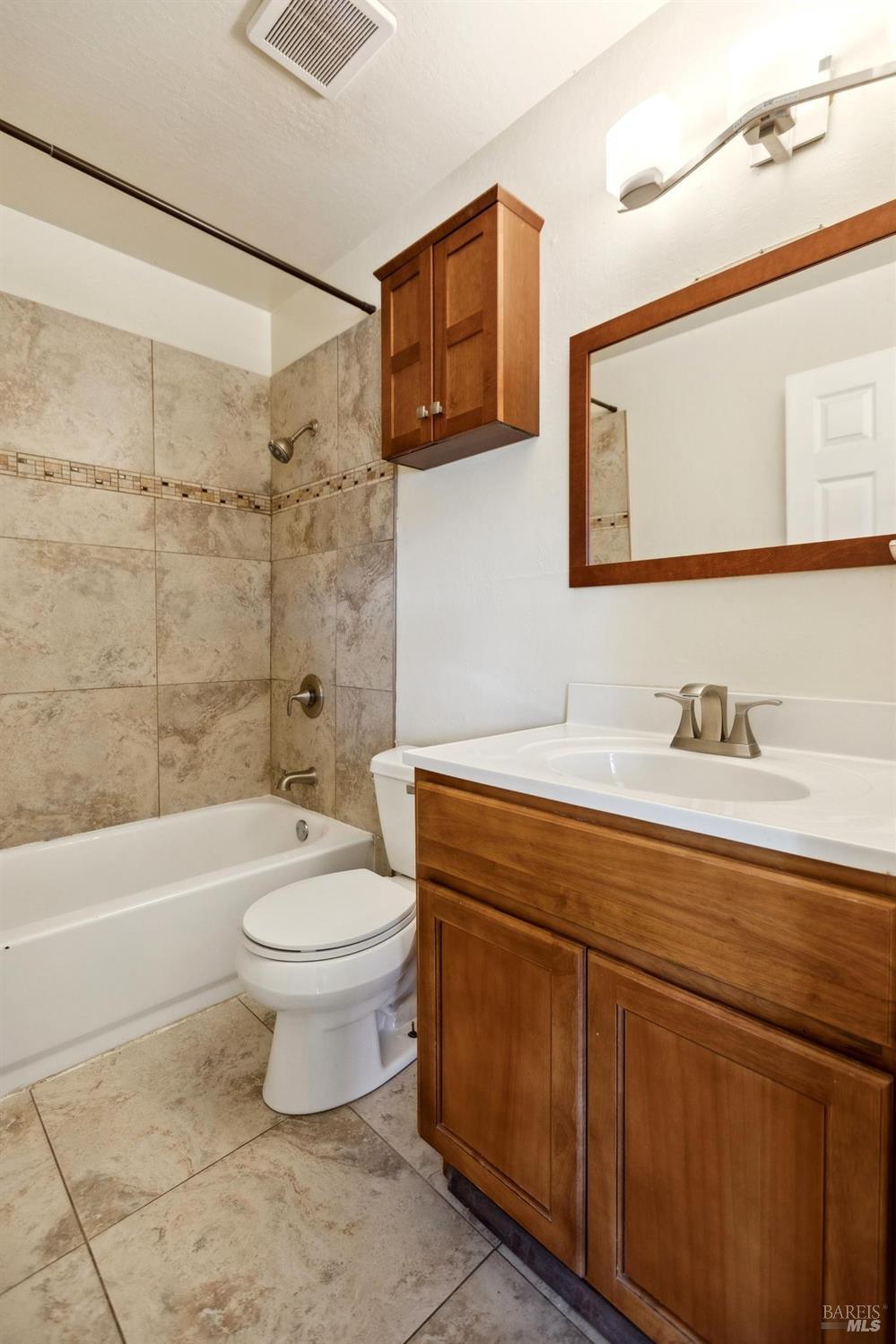 Detail Gallery Image 21 of 25 For 228 Long St, Suisun City,  CA 94585 - 3 Beds | 2 Baths