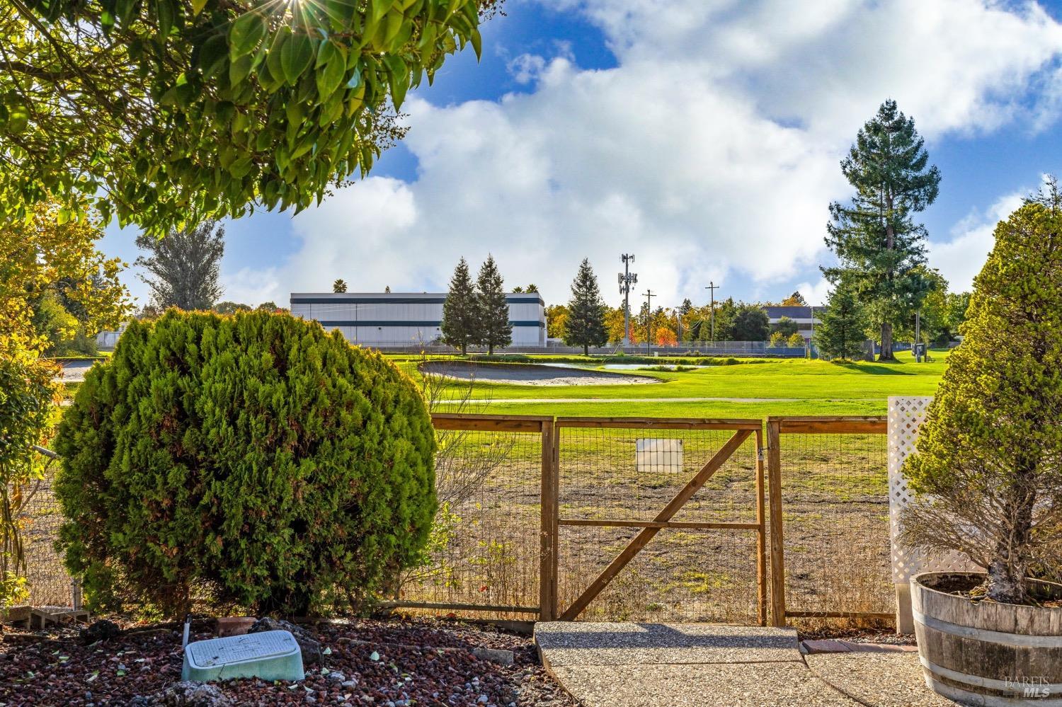 Detail Gallery Image 30 of 34 For 6061 Dolores Dr, Rohnert Park,  CA 94928 - 3 Beds | 2/1 Baths