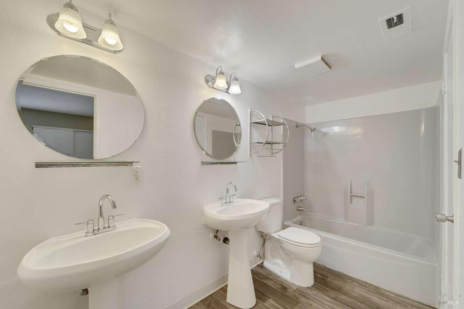 Detail Gallery Image 8 of 18 For 355 Parkview Ter #1,  Vallejo,  CA 94589 - 2 Beds | 1 Baths