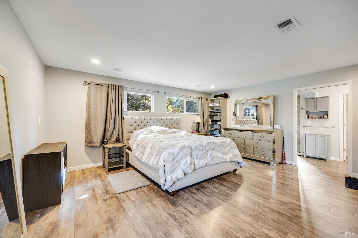 Detail Gallery Image 16 of 32 For 303 Orchard Ln, Penngrove,  CA 94951 - 3 Beds | 2 Baths