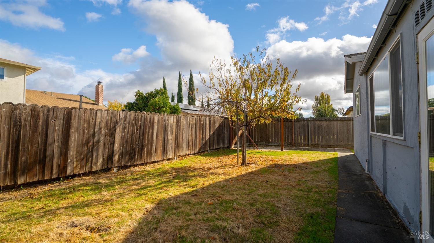 Detail Gallery Image 30 of 35 For 825 Blossom Ave, Suisun City,  CA 94585 - 4 Beds | 2 Baths