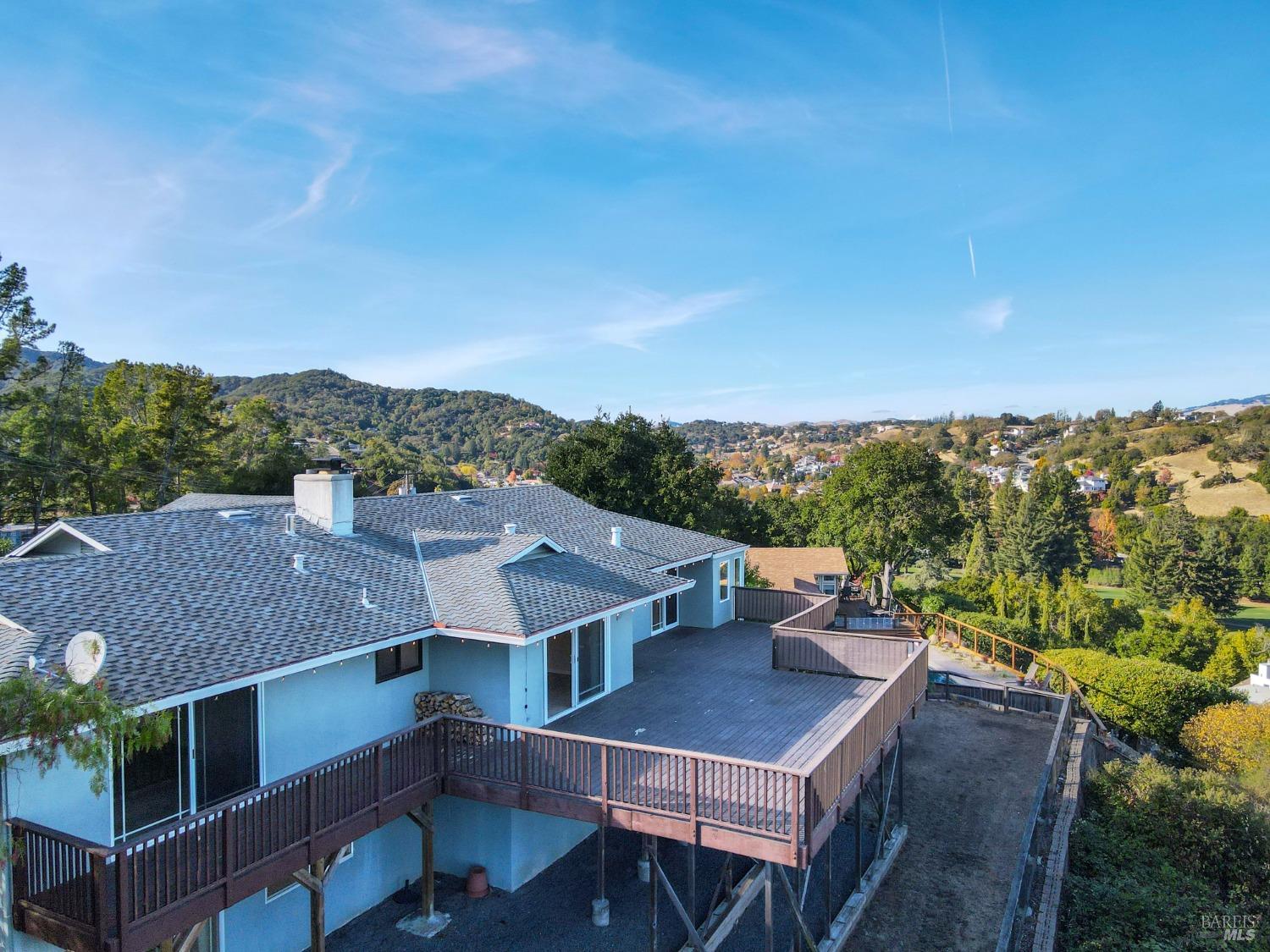 Detail Gallery Image 25 of 37 For 11 Winged Foot Dr, Novato,  CA 94949 - 4 Beds | 3 Baths