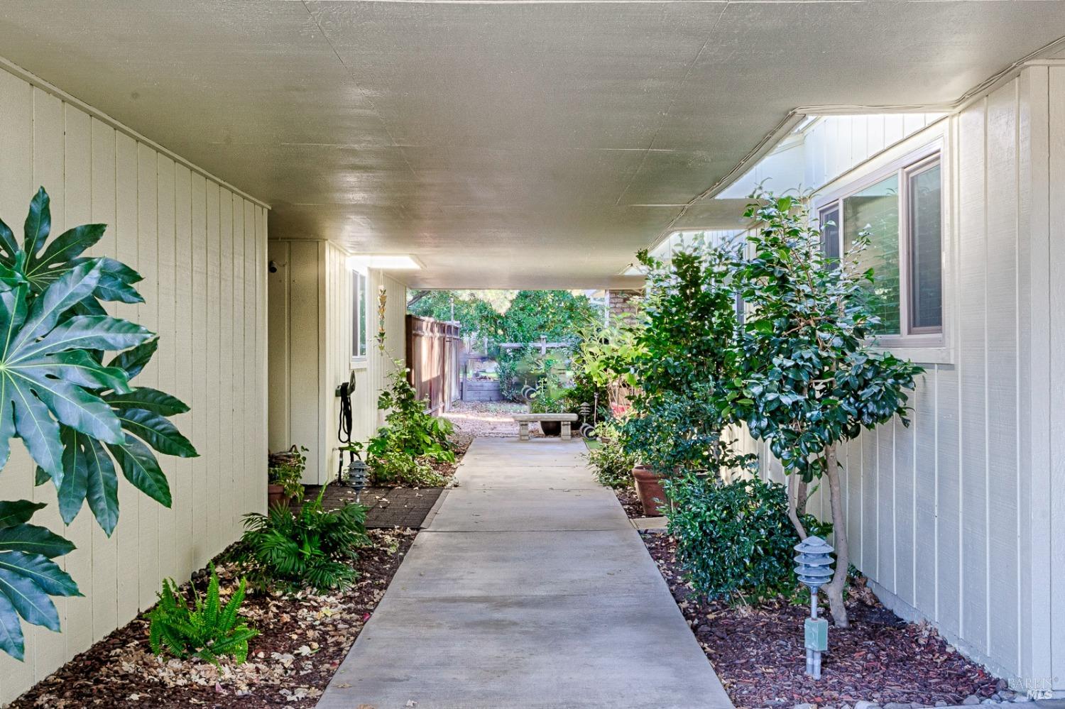 Detail Gallery Image 31 of 34 For 20 Meadowgreen Cir, Santa Rosa,  CA 94509 - 2 Beds | 2 Baths