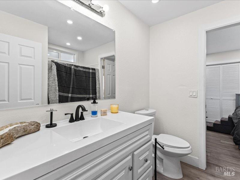 Detail Gallery Image 9 of 10 For 839 Nonie St, Santa Rosa,  CA 95403 - 2 Beds | 2 Baths