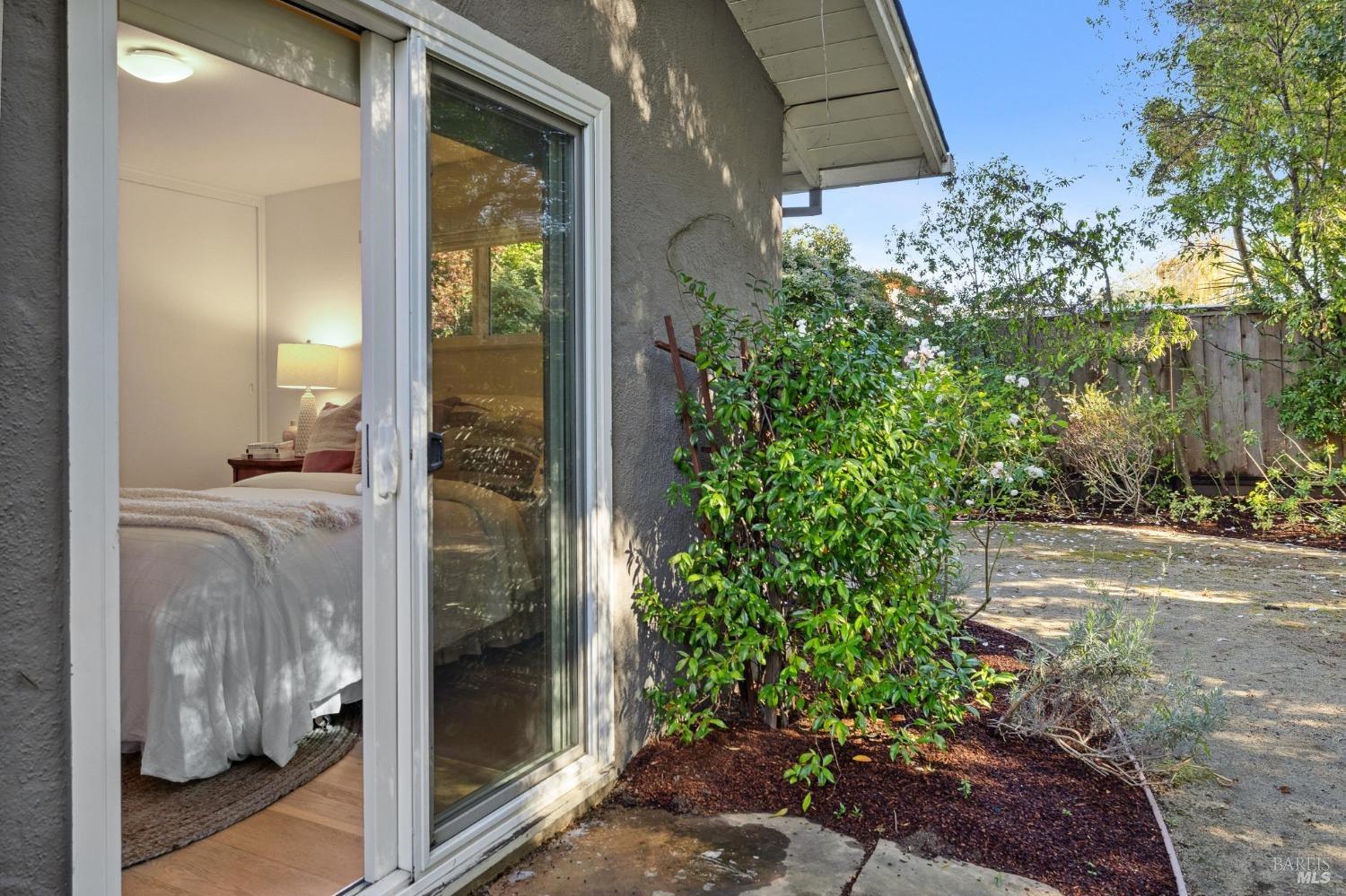 Detail Gallery Image 23 of 25 For 29 Dorset Ln, Mill Valley,  CA 94941 - 3 Beds | 2 Baths