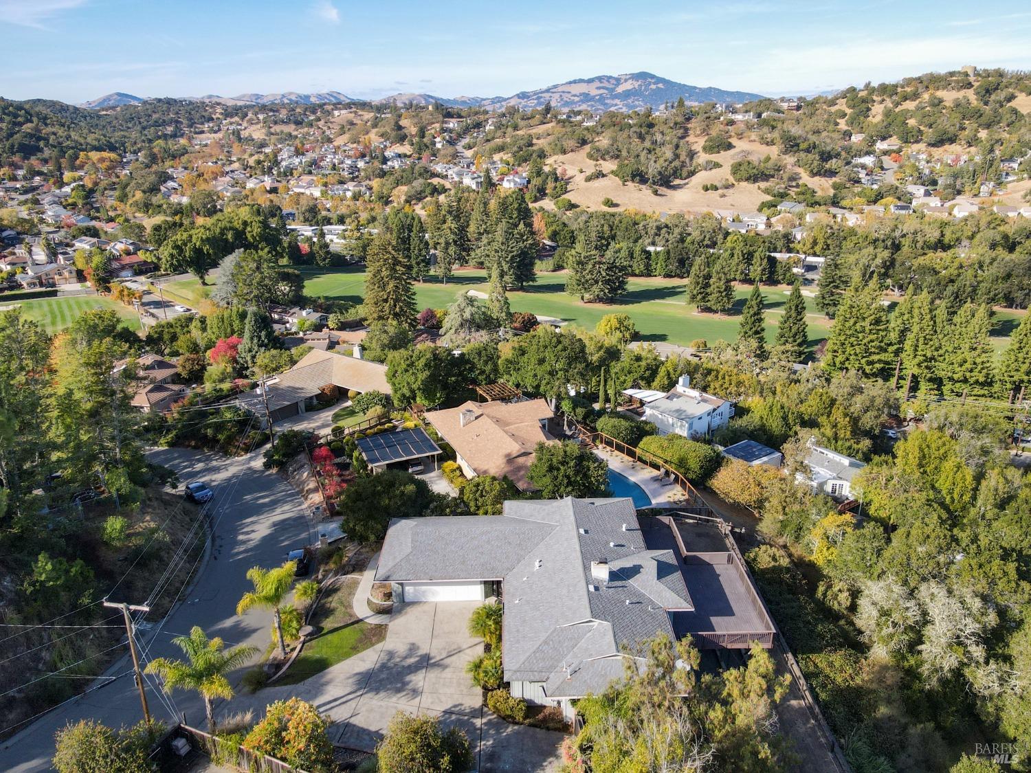 Detail Gallery Image 34 of 37 For 11 Winged Foot Dr, Novato,  CA 94949 - 4 Beds | 3 Baths