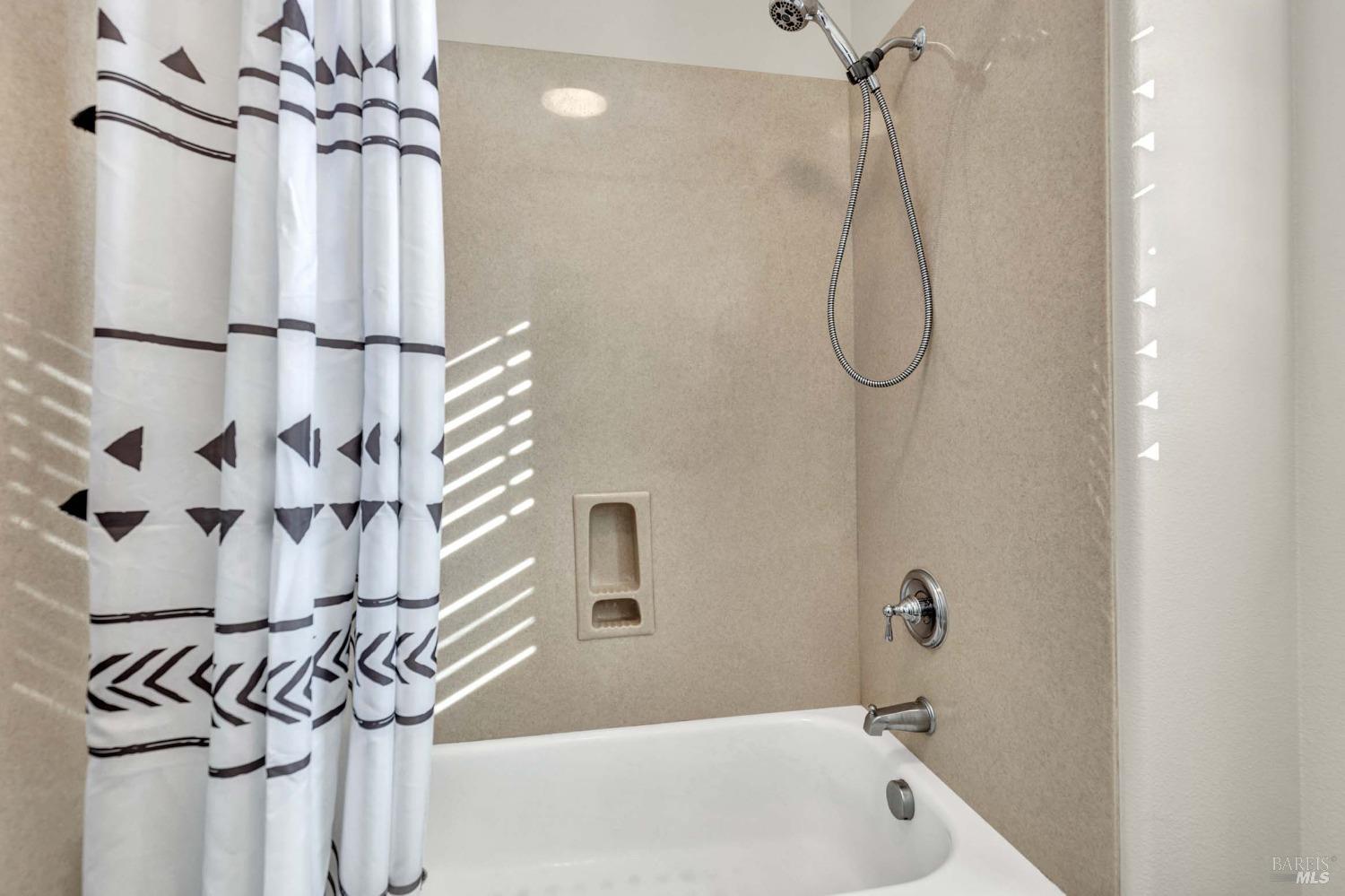 Detail Gallery Image 44 of 64 For 369 Silas Ct, Benicia,  CA 94510 - 4 Beds | 2/1 Baths