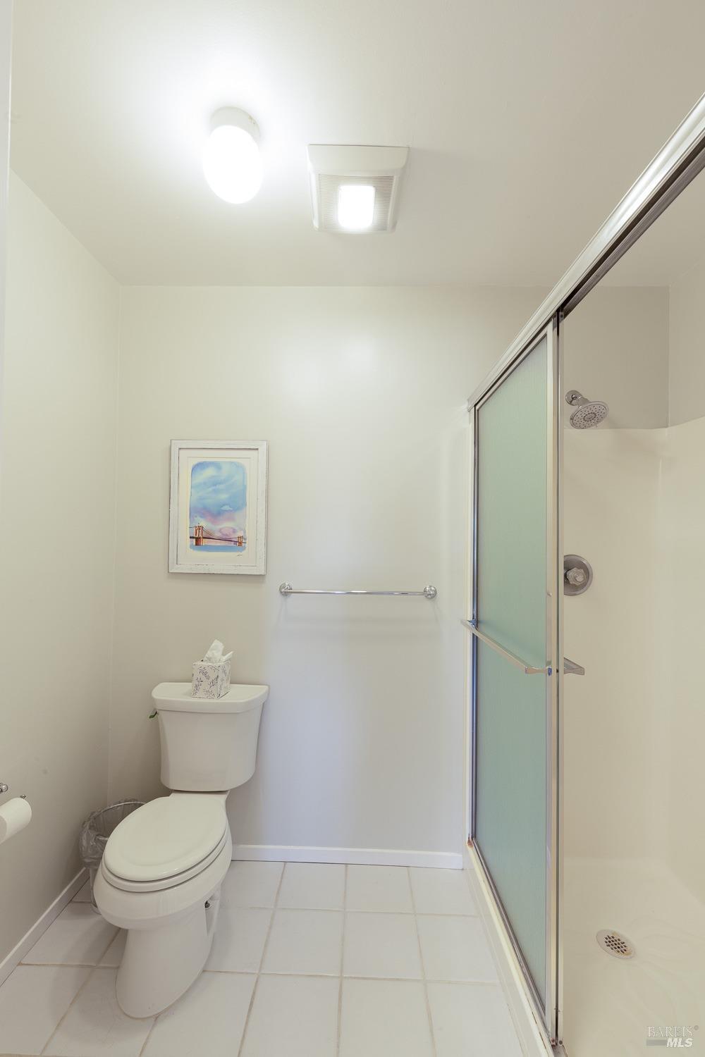 Detail Gallery Image 12 of 22 For 20 Ridgeview Ct, Sausalito,  CA 94965 - 2 Beds | 2/1 Baths