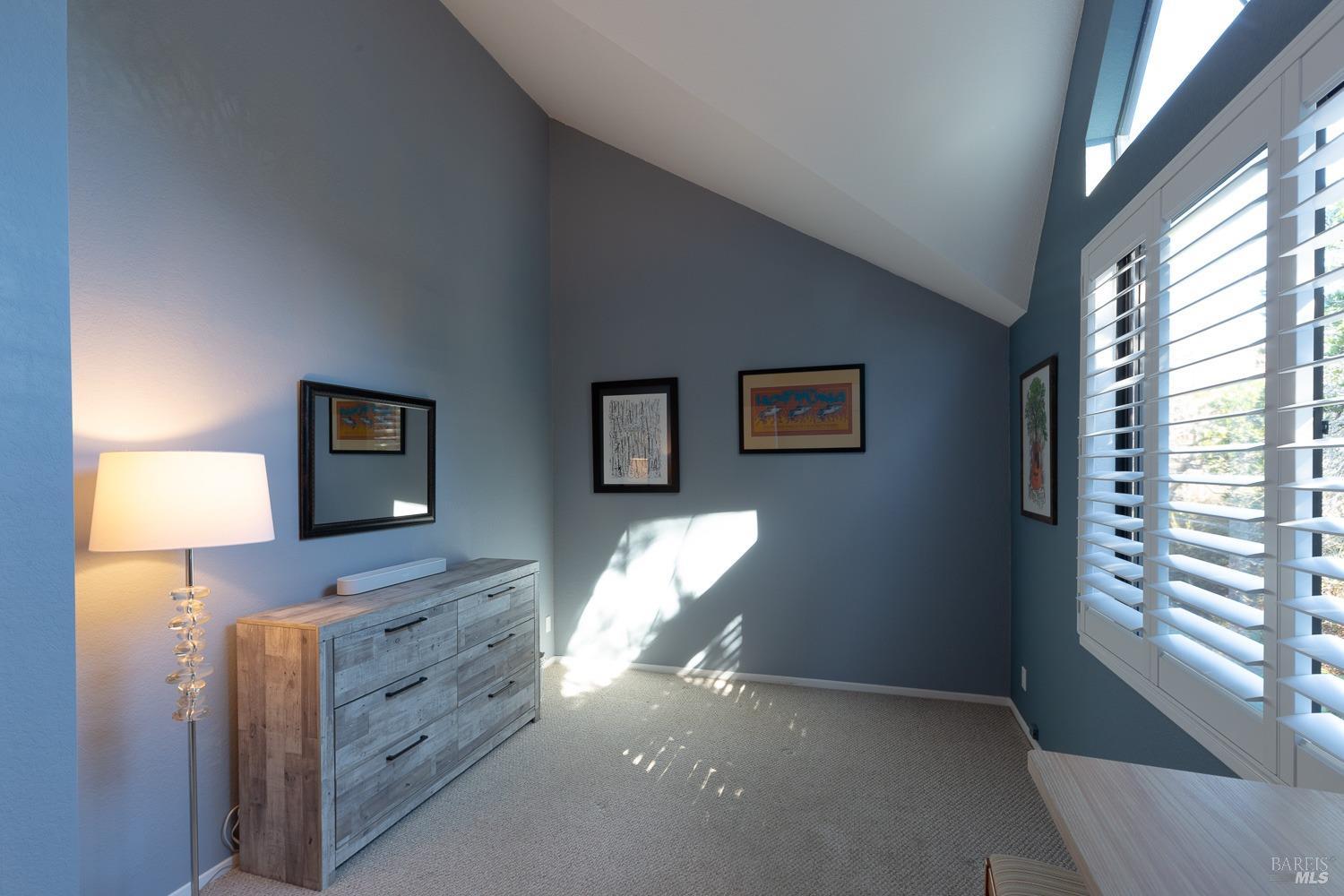 Detail Gallery Image 13 of 22 For 20 Ridgeview Ct, Sausalito,  CA 94965 - 2 Beds | 2/1 Baths