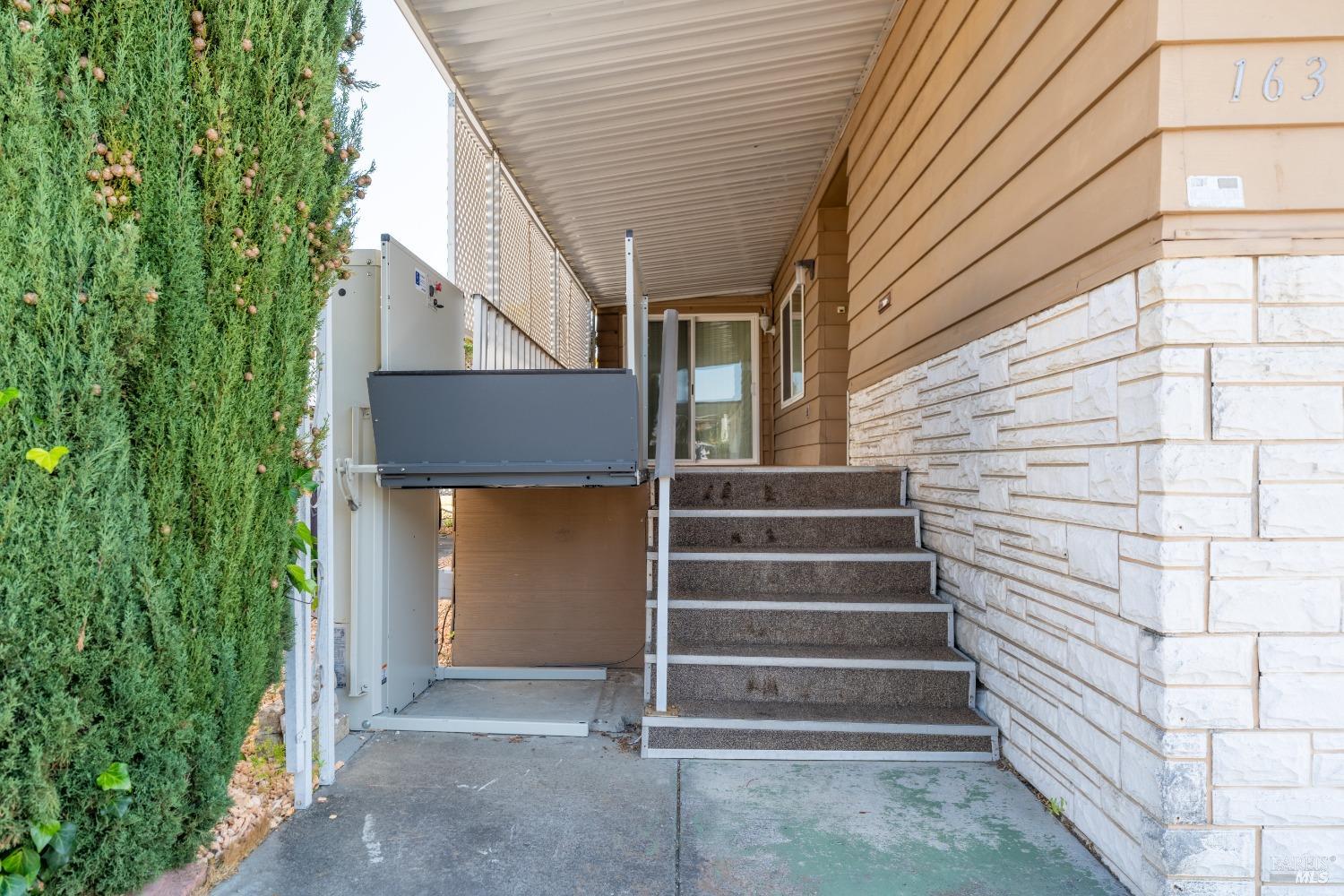 Detail Gallery Image 6 of 68 For 300 E H St #163,  Benicia,  CA 94510 - 3 Beds | 2 Baths