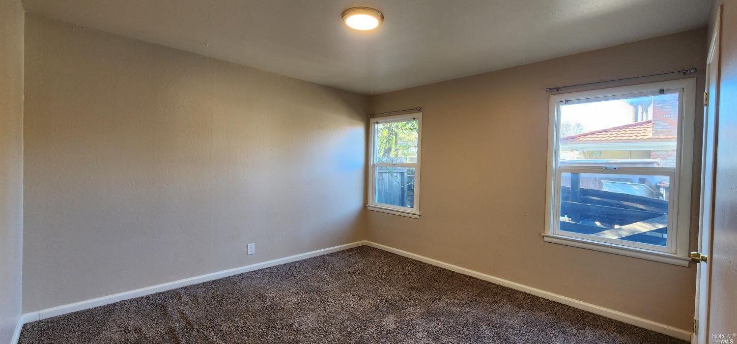 Detail Gallery Image 3 of 7 For 401 Albacete Dr, Vacaville,  CA 95688 - 2 Beds | 1 Baths