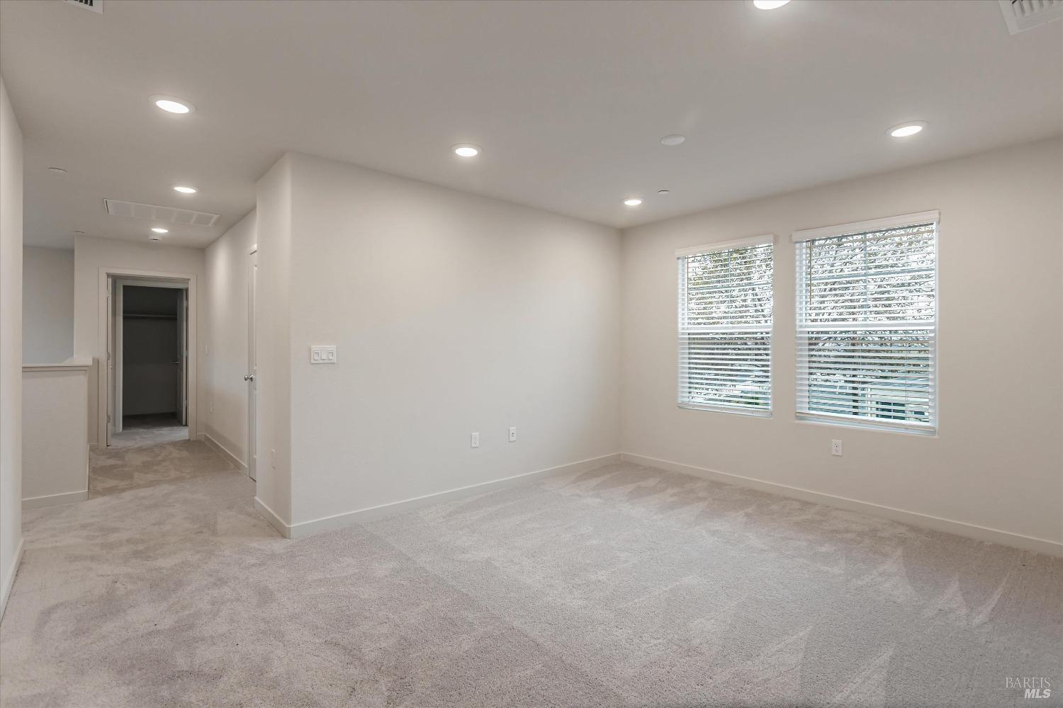 Detail Gallery Image 8 of 20 For 141 Clownfish St, Suisun City,  CA 94585 - 3 Beds | 2/1 Baths