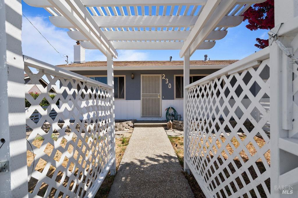 Detail Gallery Image 5 of 39 For 230 La Brea St, Vallejo,  CA 94591 - 3 Beds | 2 Baths